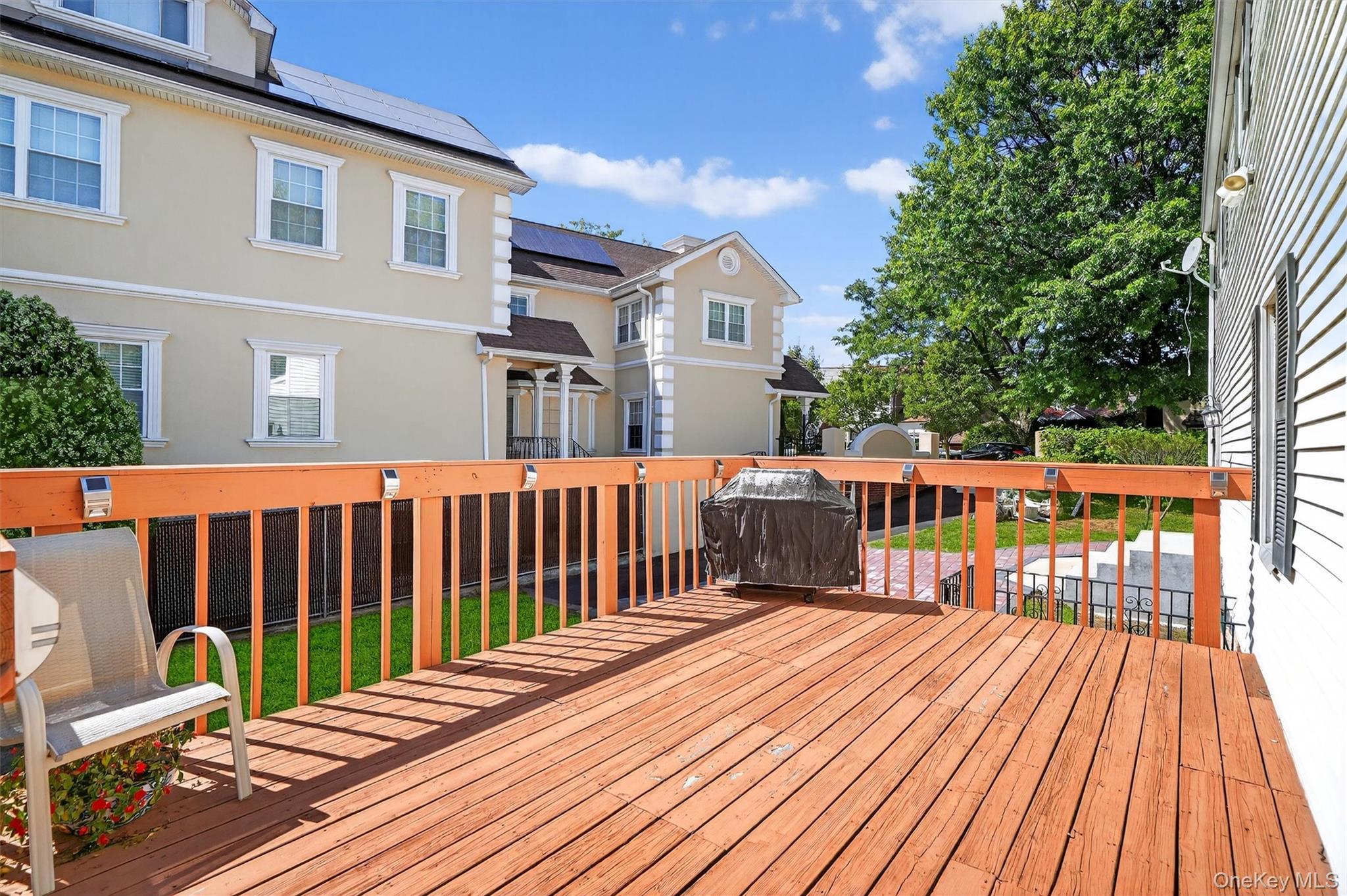 Single Family Country Club Road Bronx, NY 10465, MLS-914389-35