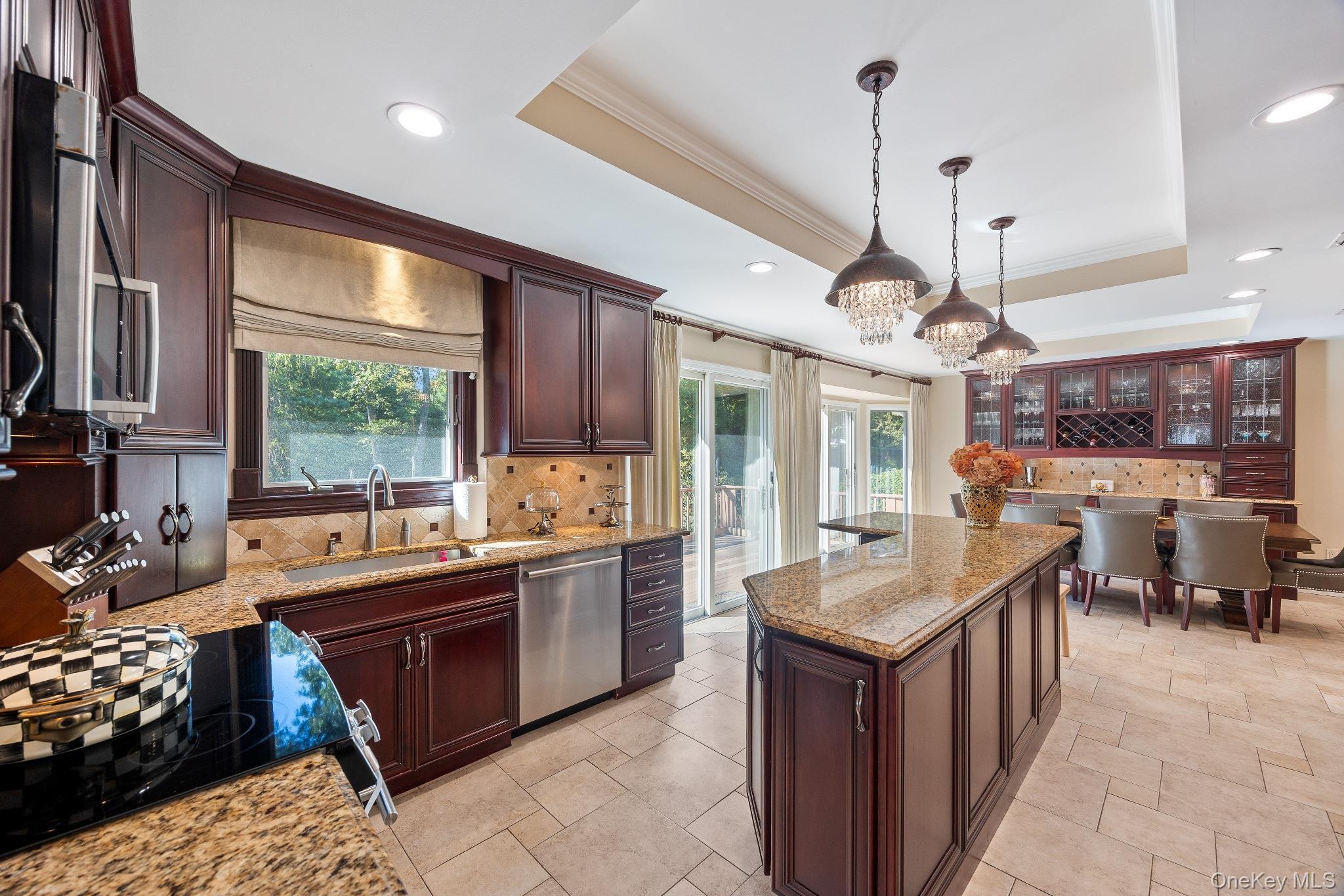 Single Family Wolf Hill Suffolk County, NY 11746, MLS-914396-10