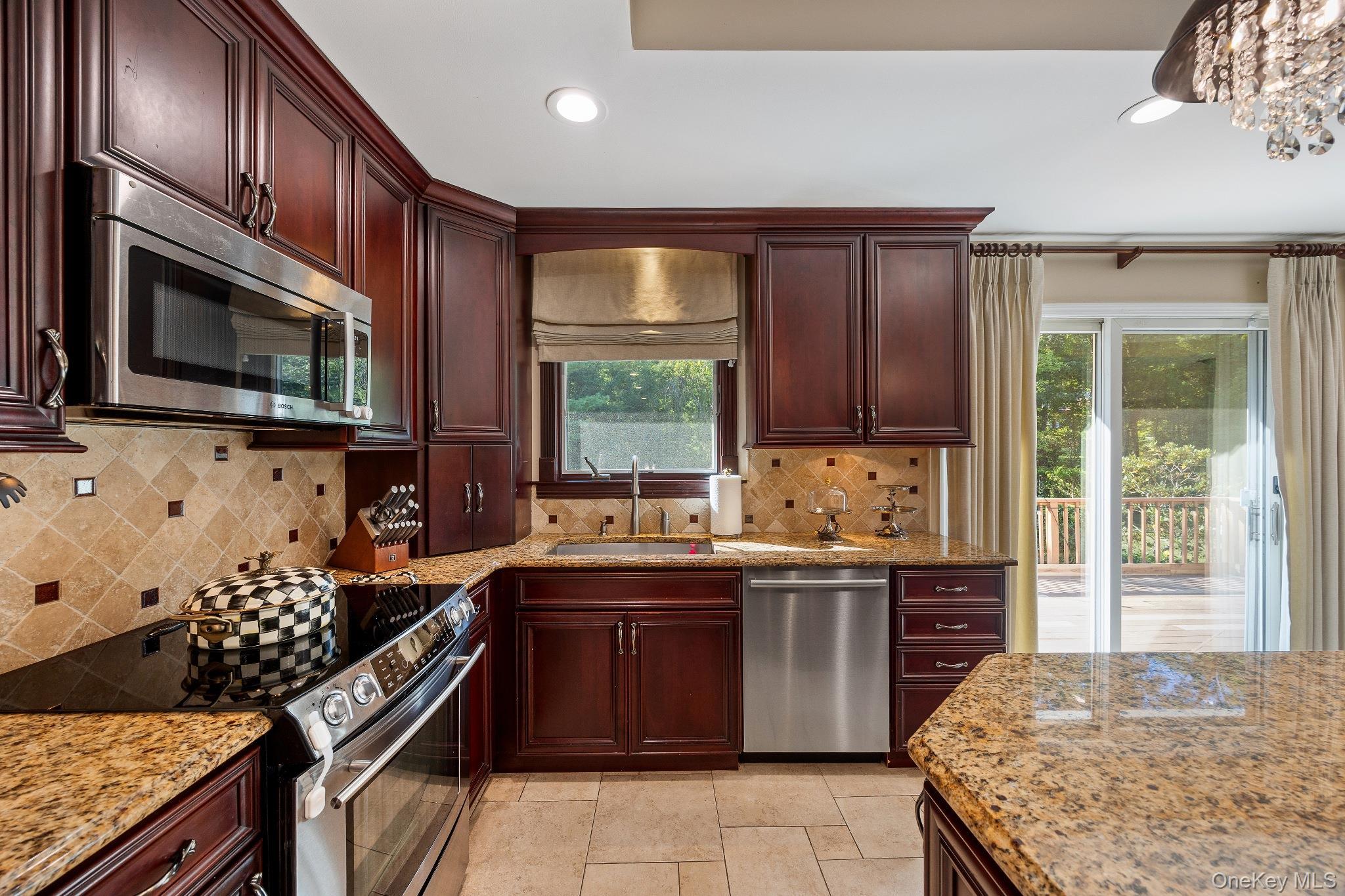 Single Family Wolf Hill Suffolk County, NY 11746, MLS-914396-11