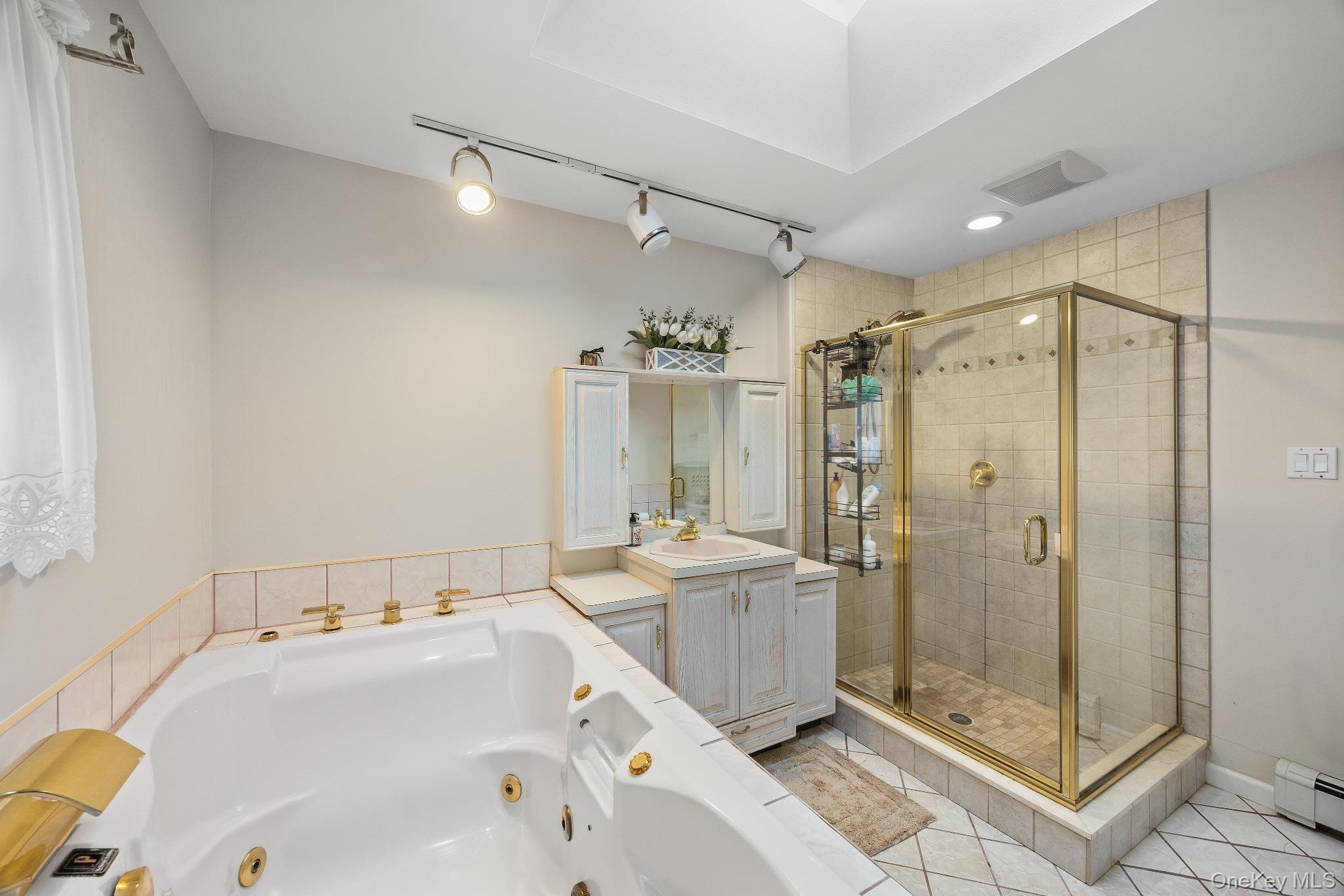 Single Family Wolf Hill Suffolk County, NY 11746, MLS-914396-19