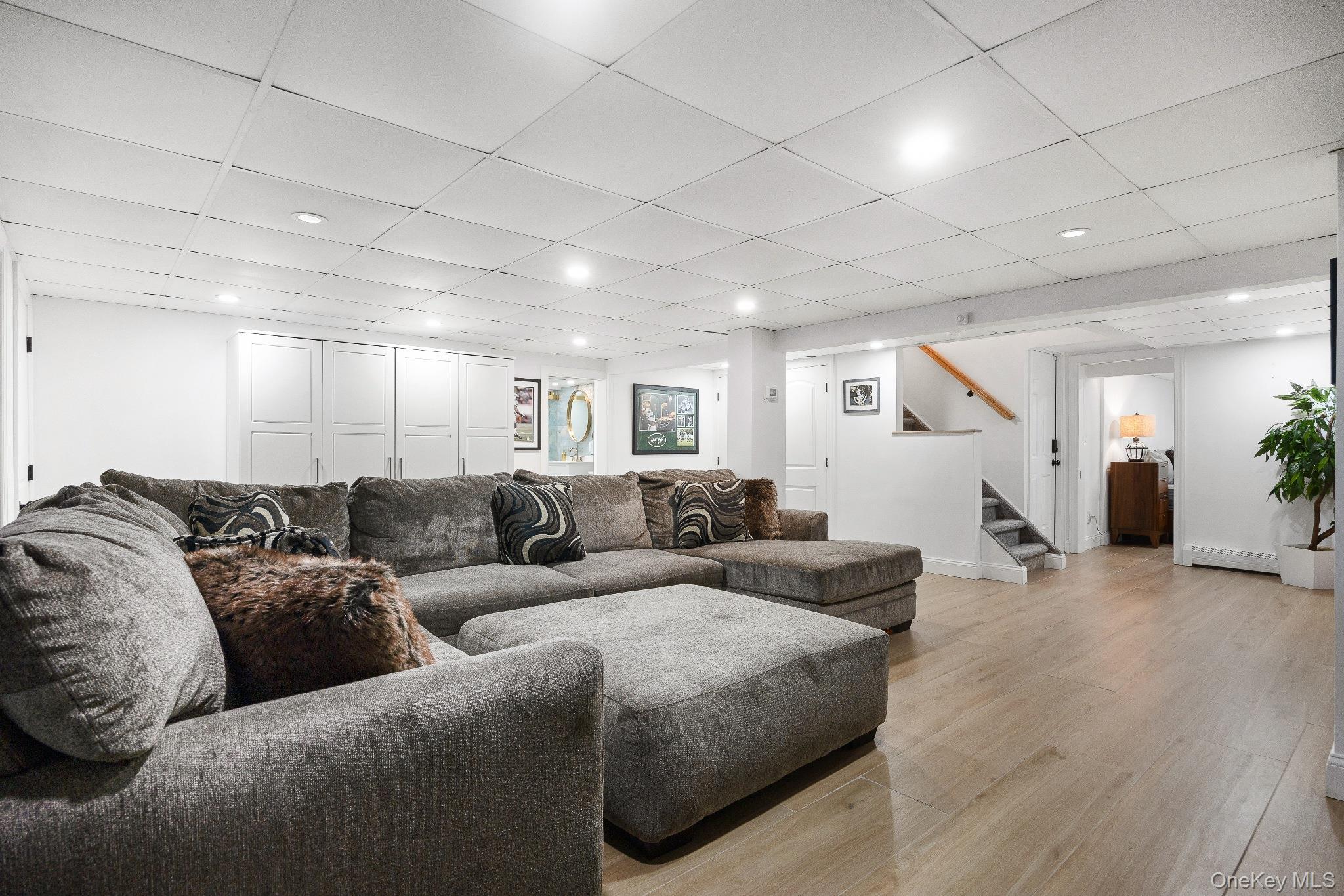 Single Family Wolf Hill Suffolk County, NY 11746, MLS-914396-25