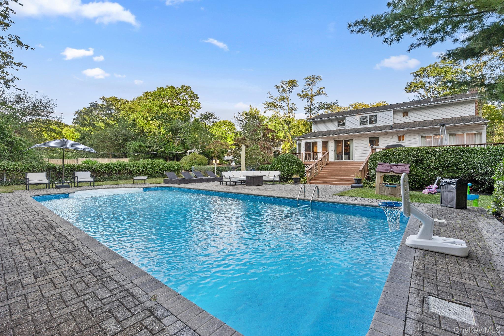 Single Family Wolf Hill Suffolk County, NY 11746, MLS-914396-28