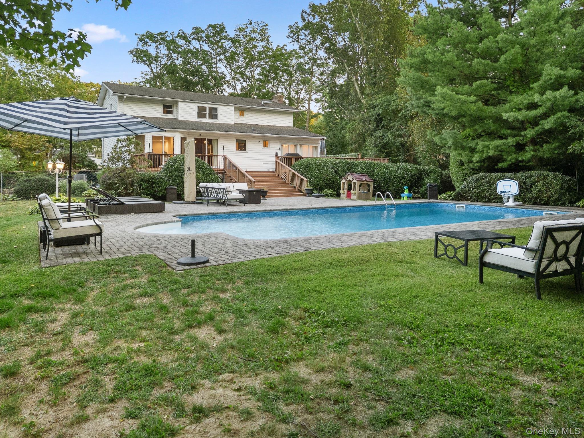 Single Family Wolf Hill Suffolk County, NY 11746, MLS-914396-29