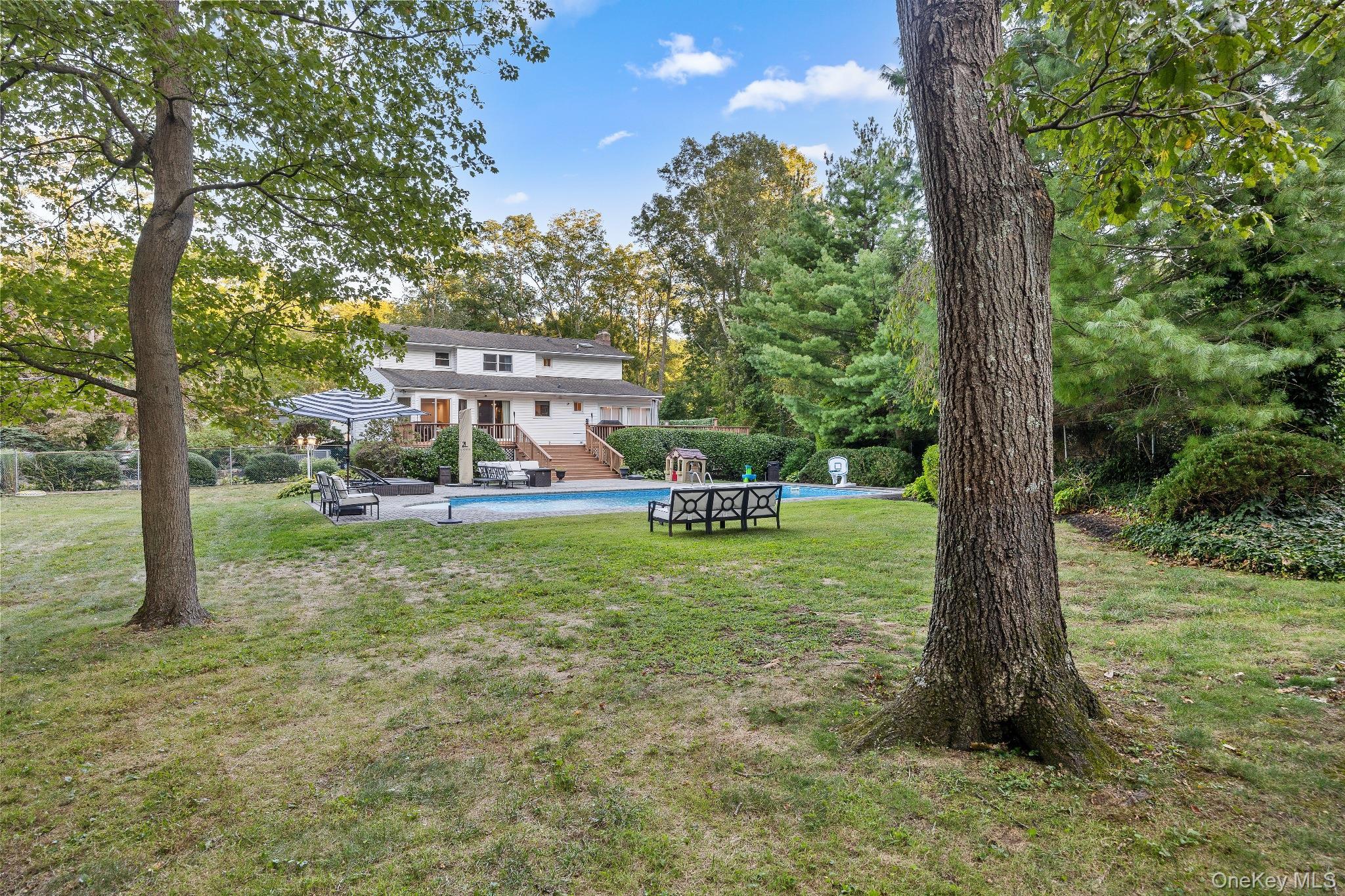 Single Family Wolf Hill Suffolk County, NY 11746, MLS-914396-32