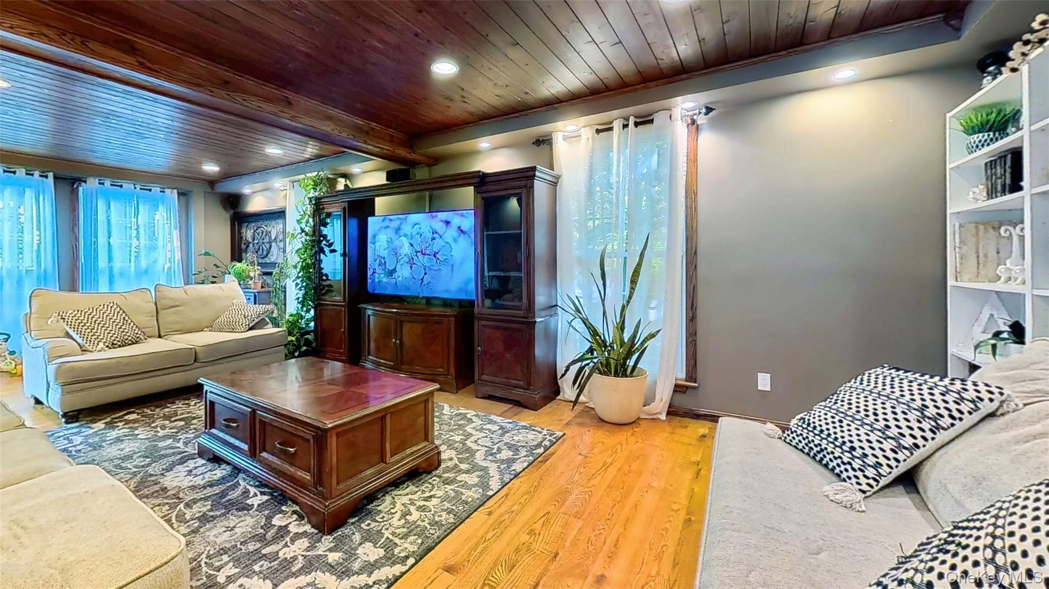 Single Family Stagecoach Dutchess County, NY 12501, MLS-914408-24