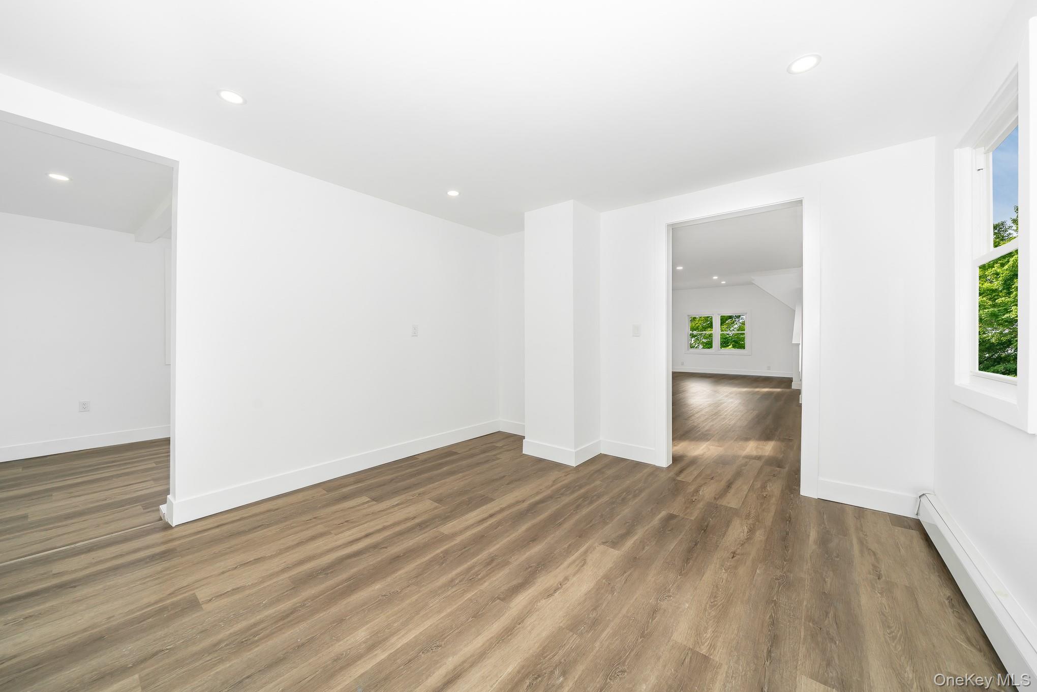 Single Family Calvert Suffolk County, NY 11704, MLS-914439-11