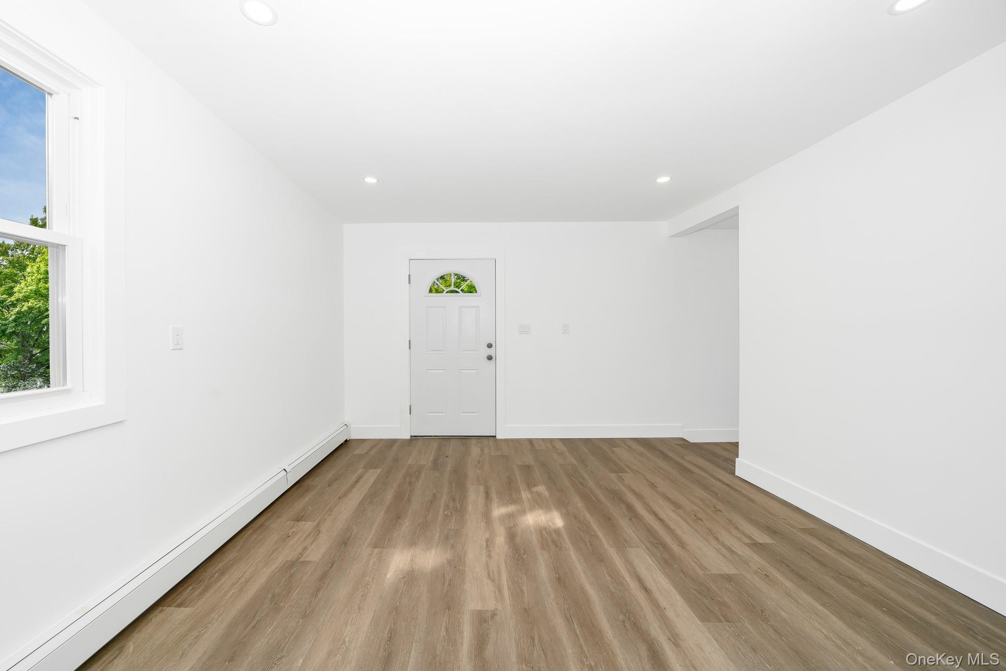 Single Family Calvert Suffolk County, NY 11704, MLS-914439-12