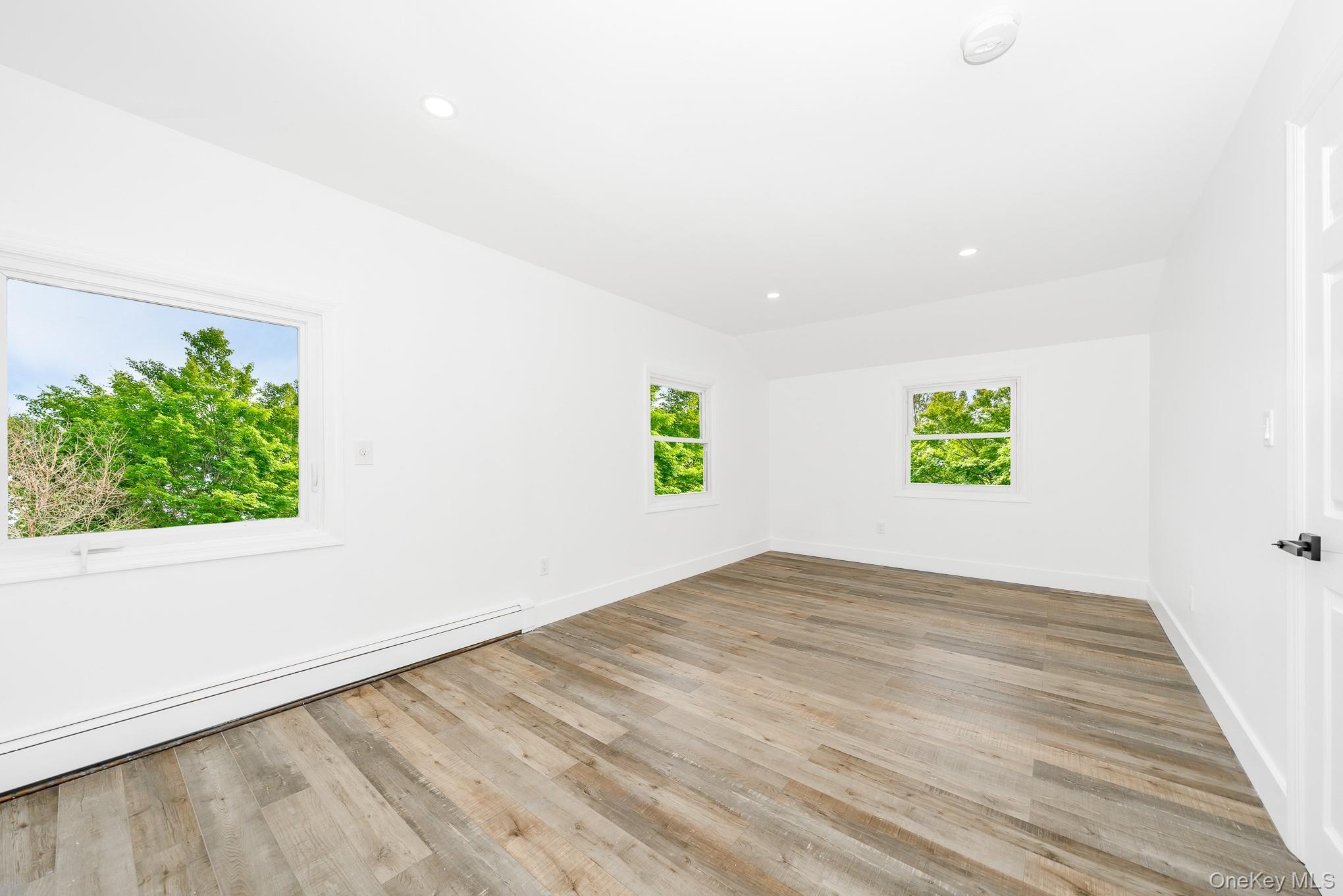 Single Family Calvert Suffolk County, NY 11704, MLS-914439-20