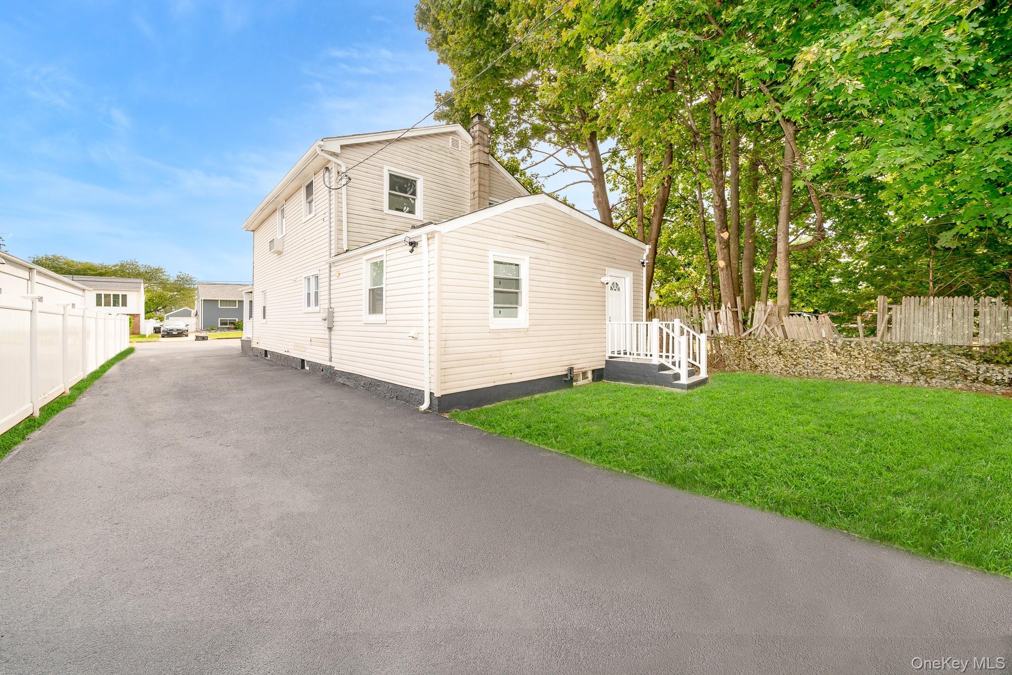 Single Family Calvert Suffolk County, NY 11704, MLS-914439-24