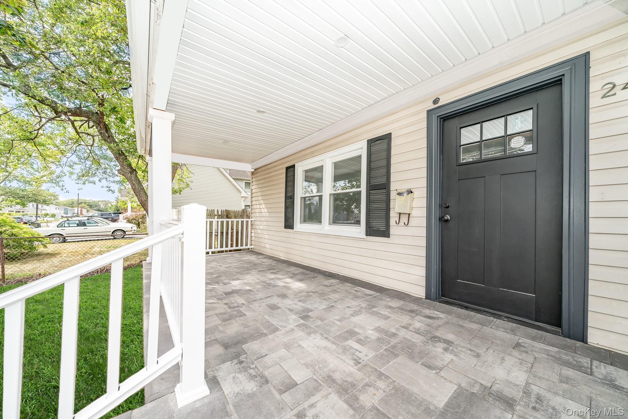 Single Family Calvert Suffolk County, NY 11704, MLS-914439-4