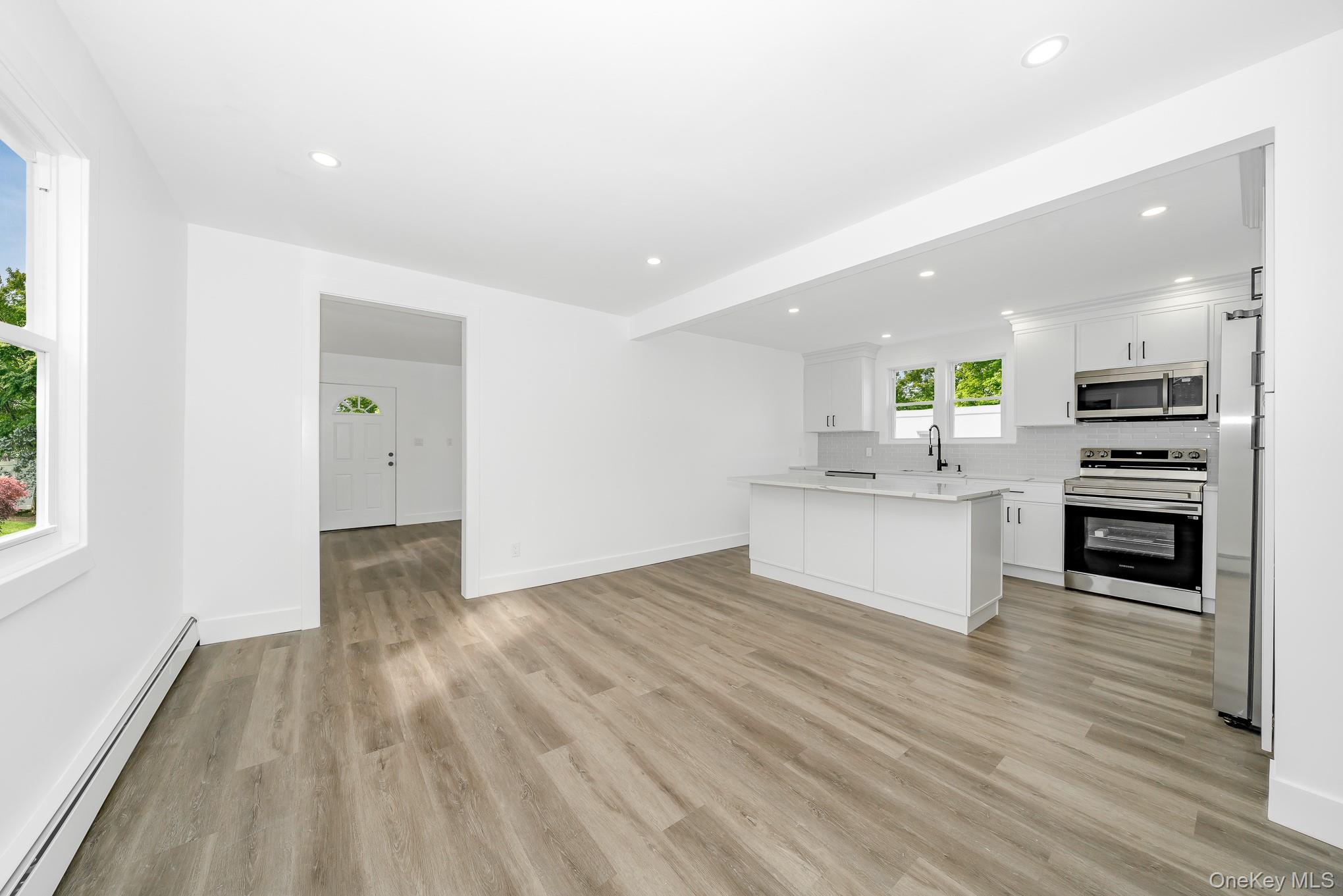 Single Family Calvert Suffolk County, NY 11704, MLS-914439-8