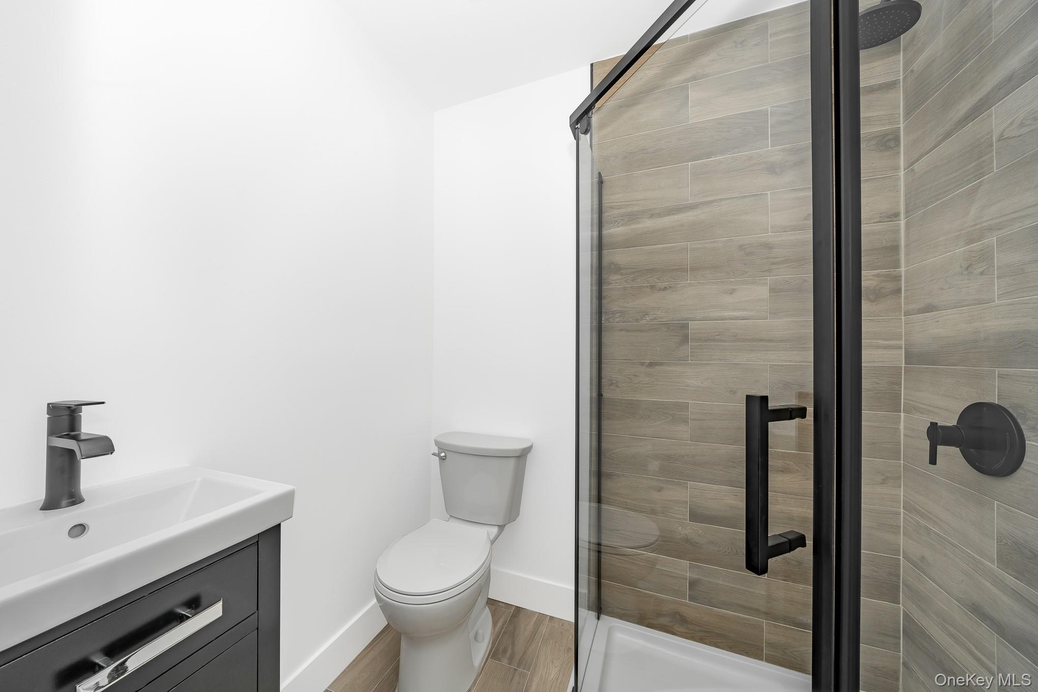 Single Family Calvert Suffolk County, NY 11704, MLS-914439-9