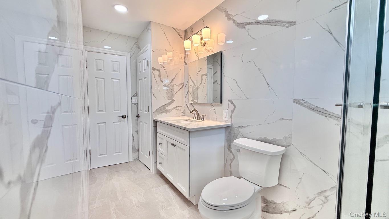 Single Family Isabelle Ct  Nassau County, NY 11710, MLS-914445-15