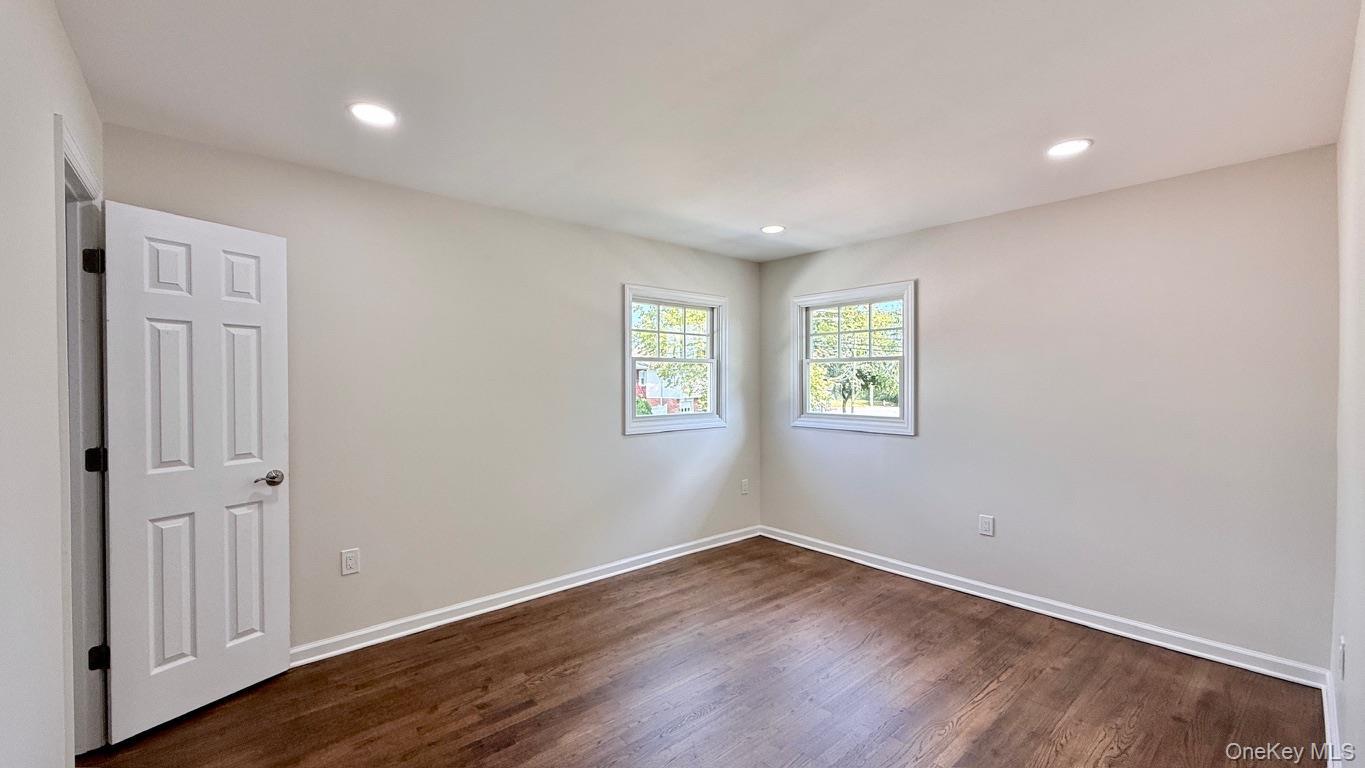 Single Family Isabelle Ct  Nassau County, NY 11710, MLS-914445-18