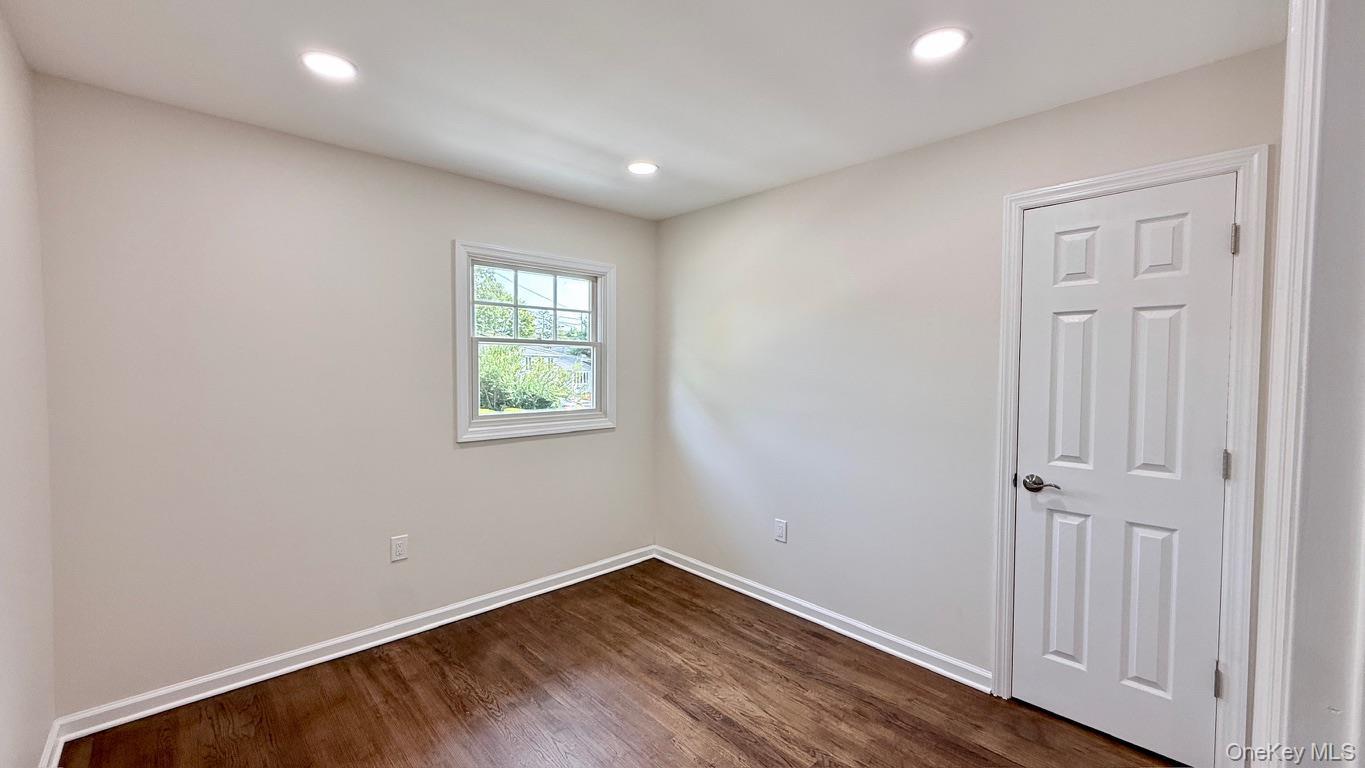 Single Family Isabelle Ct  Nassau County, NY 11710, MLS-914445-19