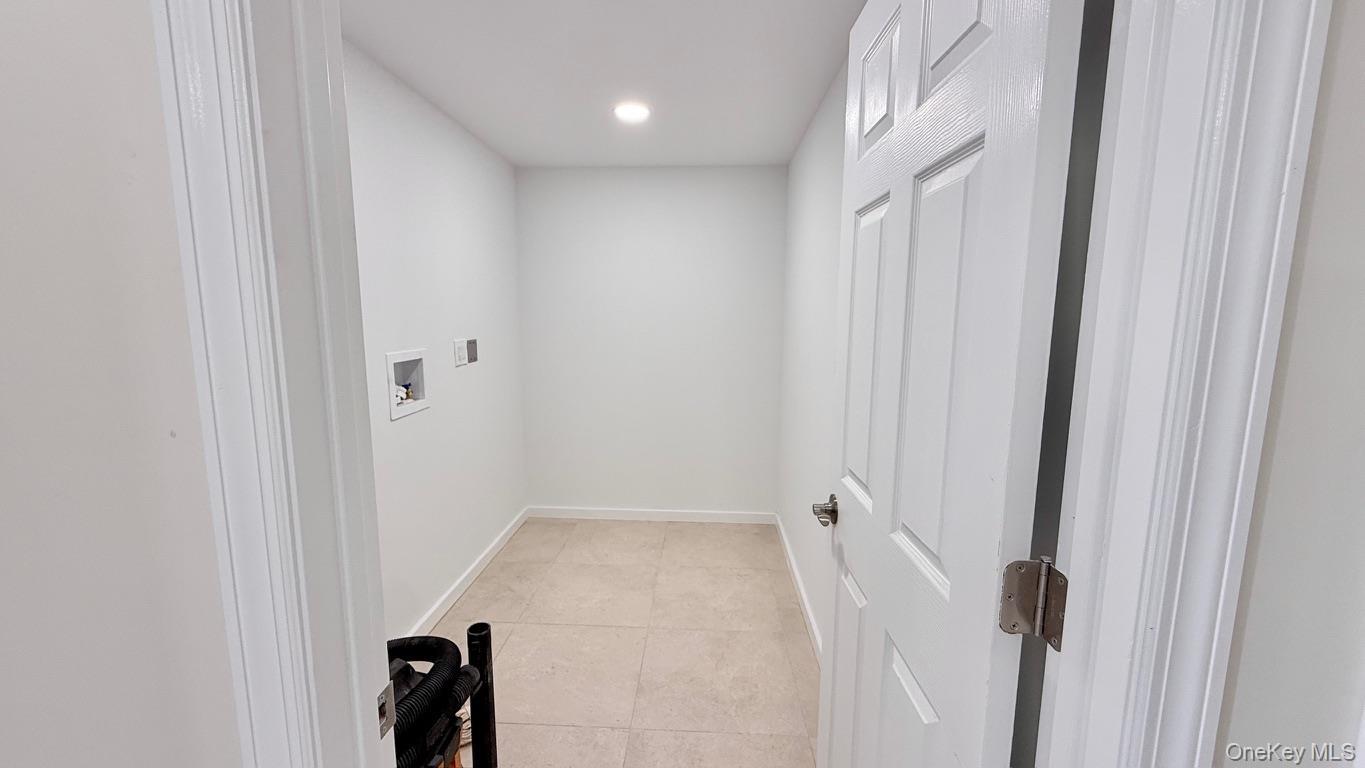 Single Family Isabelle Ct  Nassau County, NY 11710, MLS-914445-22