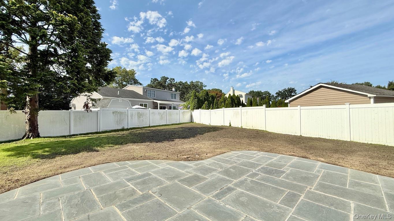 Single Family Isabelle Ct  Nassau County, NY 11710, MLS-914445-25