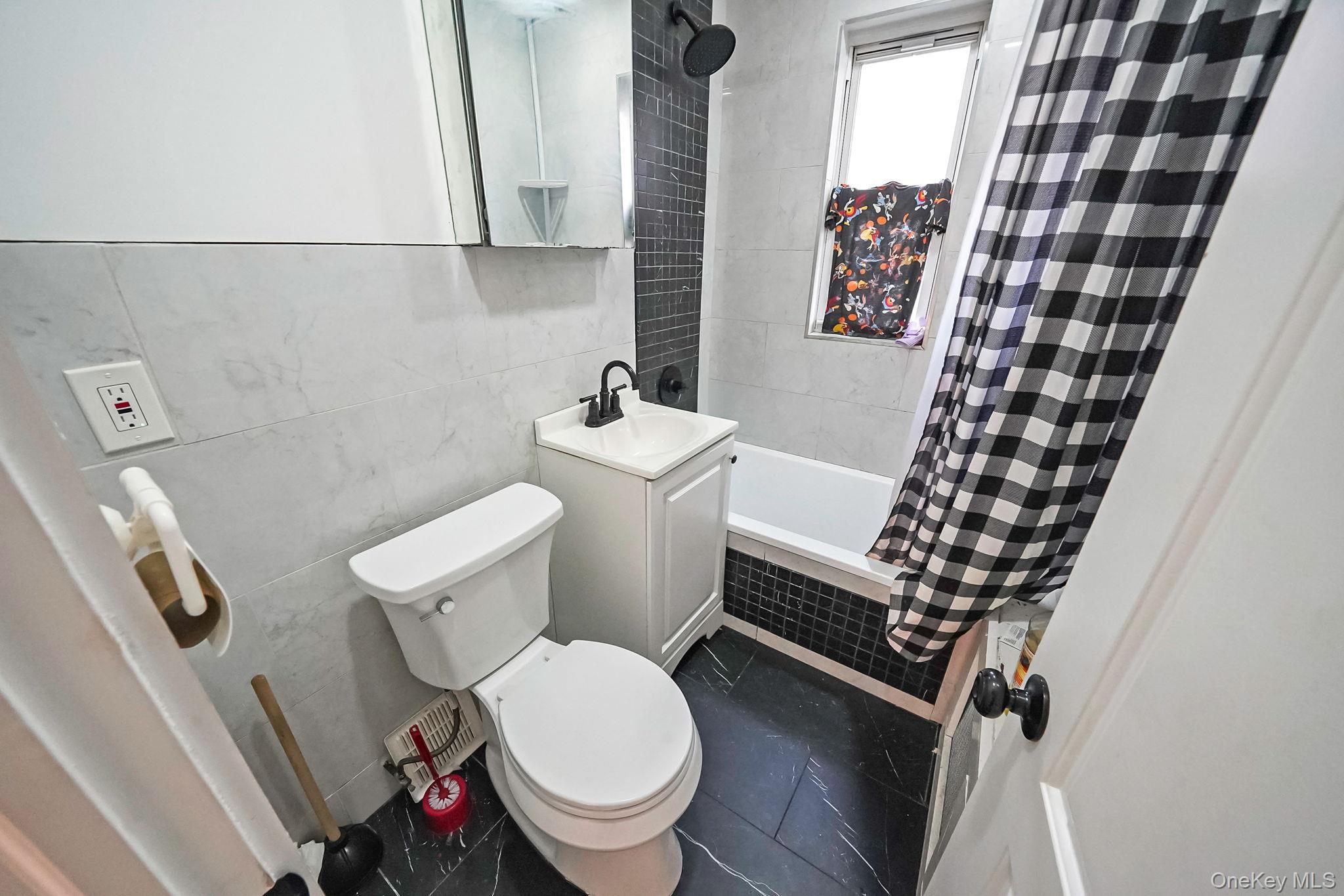 Single Family 109th Queens, NY 11412, MLS-914507-22