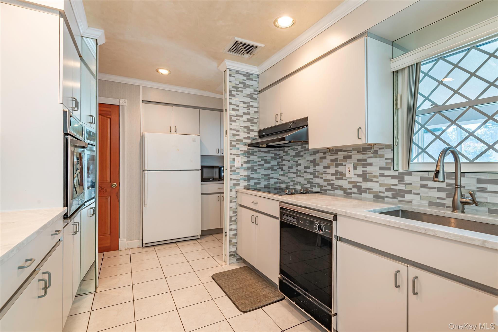 Single Family Linden  Suffolk County, NY 11784, MLS-914510-14