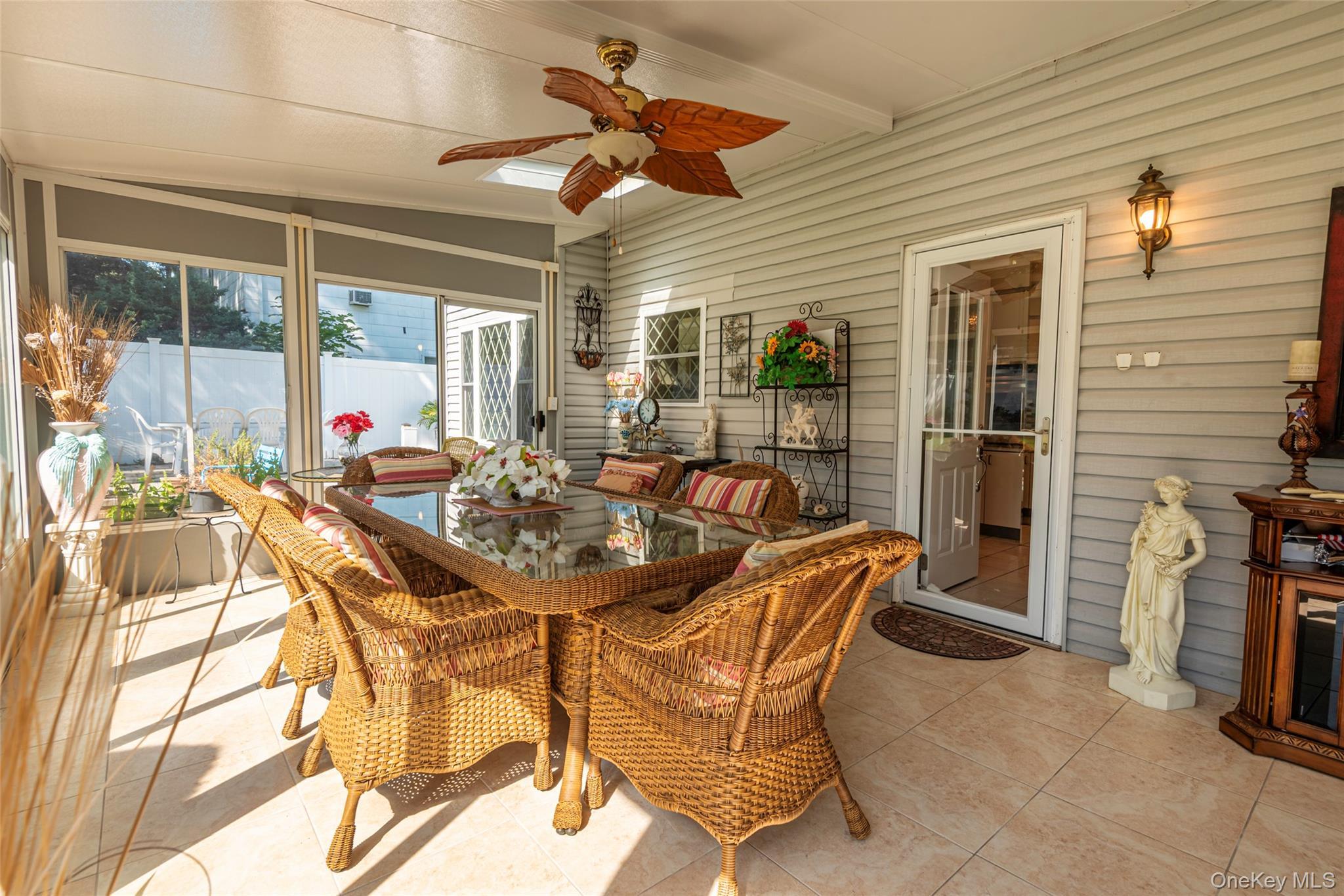 Single Family Linden  Suffolk County, NY 11784, MLS-914510-28