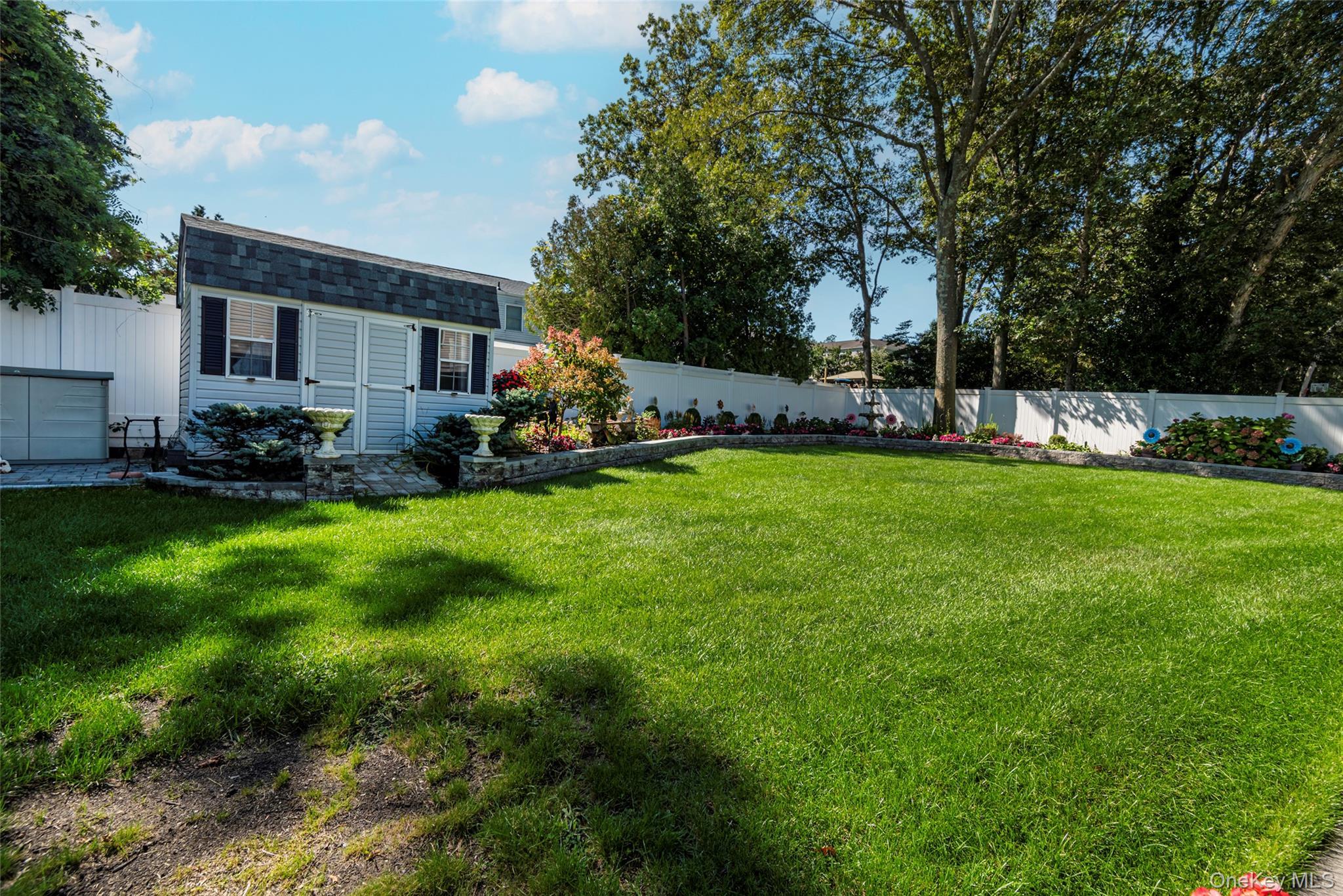 Single Family Linden  Suffolk County, NY 11784, MLS-914510-29