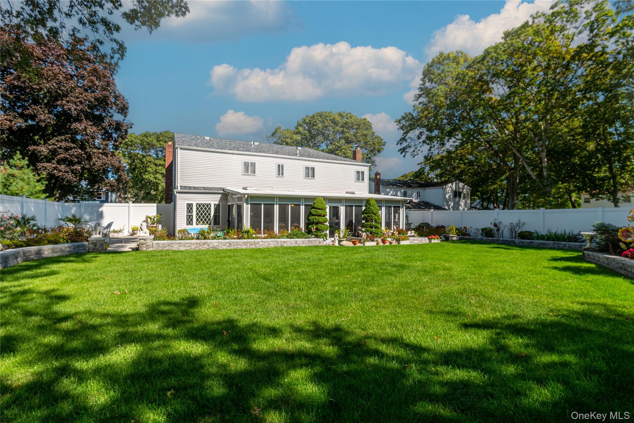 Single Family Linden  Suffolk County, NY 11784, MLS-914510-31