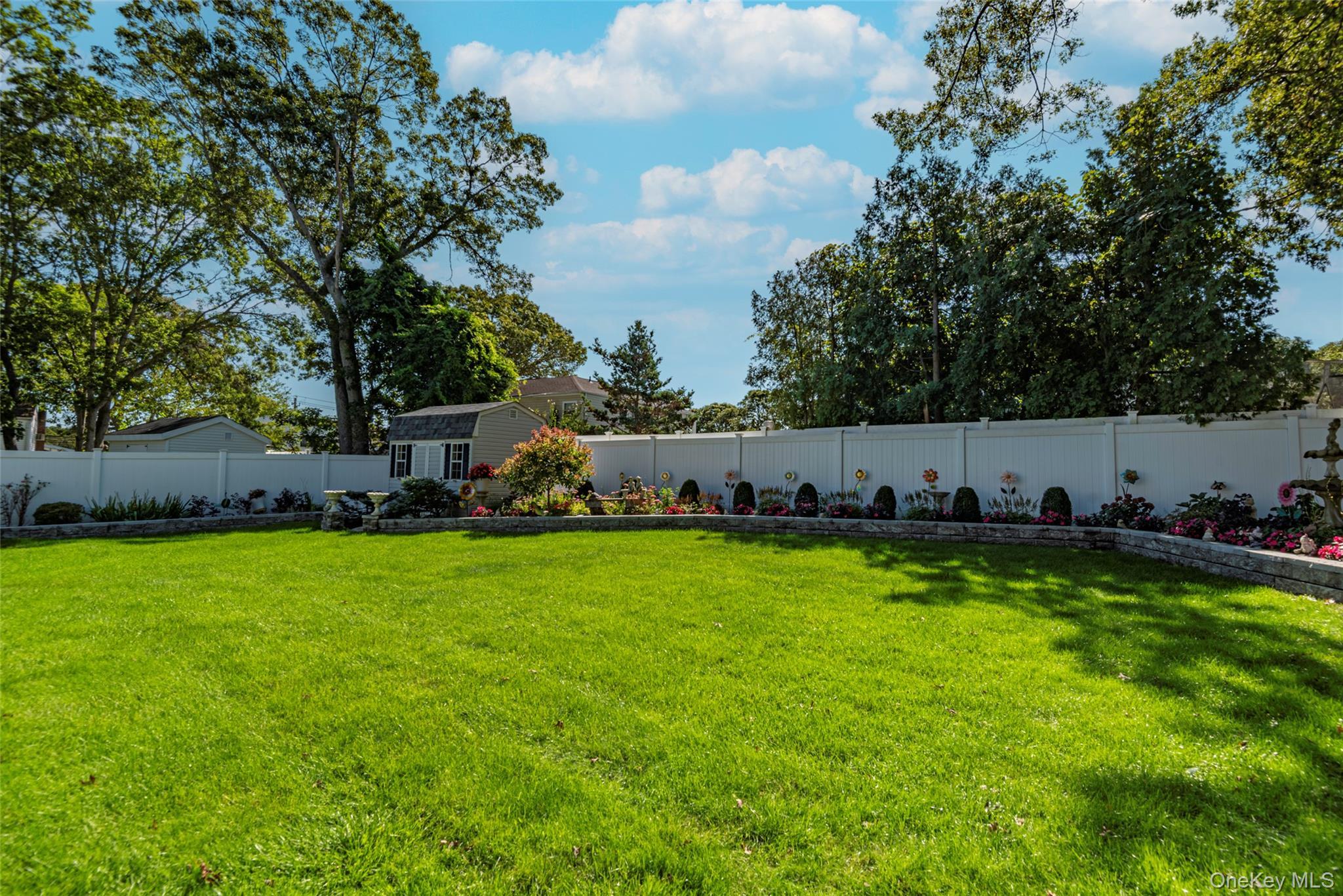 Single Family Linden  Suffolk County, NY 11784, MLS-914510-32