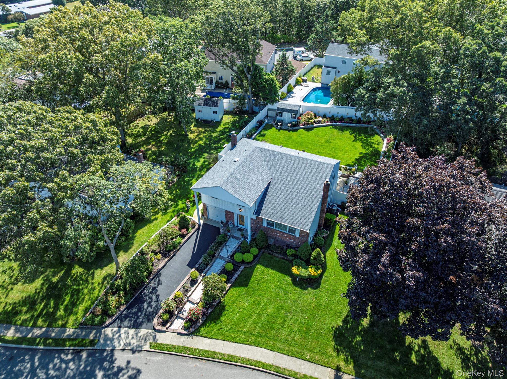 Single Family Linden  Suffolk County, NY 11784, MLS-914510-34