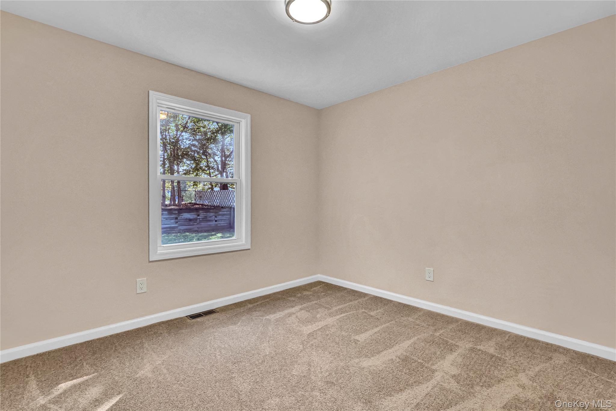 Single Family Fawn  Suffolk County, NY 11720, MLS-914518-10