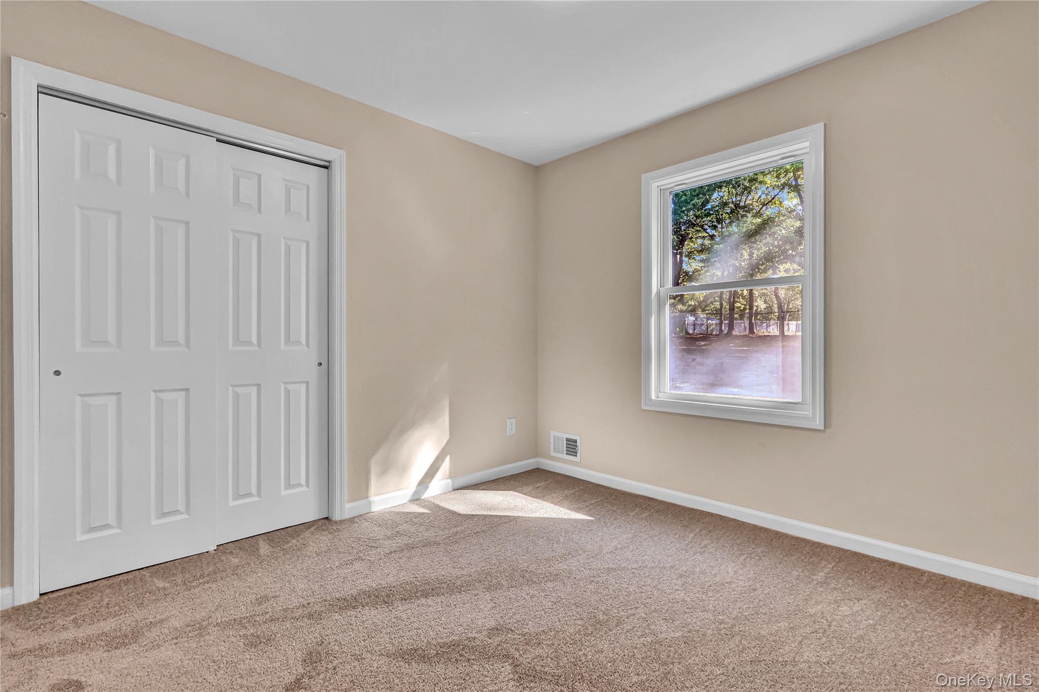 Single Family Fawn  Suffolk County, NY 11720, MLS-914518-11