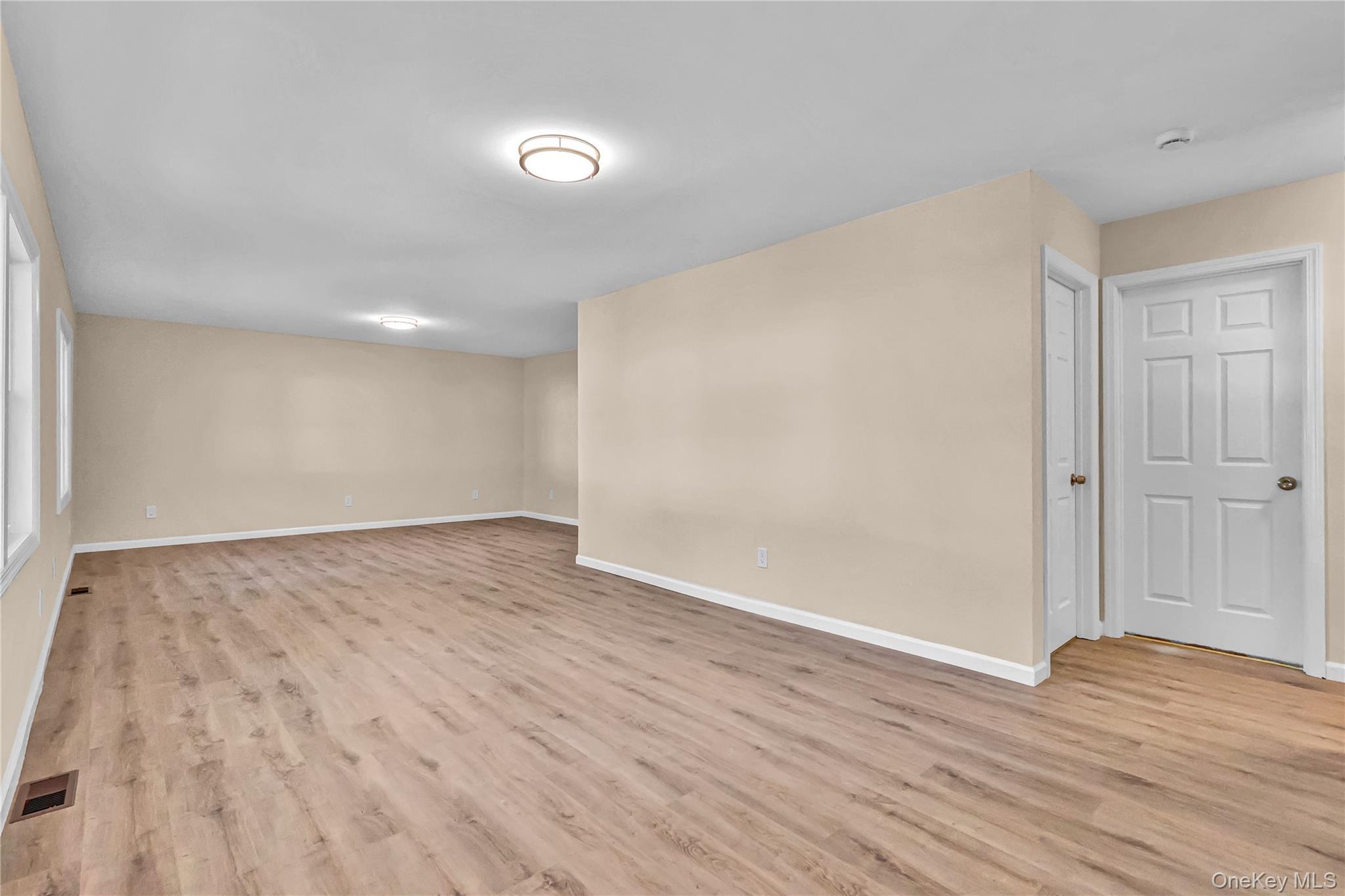 Single Family Fawn  Suffolk County, NY 11720, MLS-914518-4