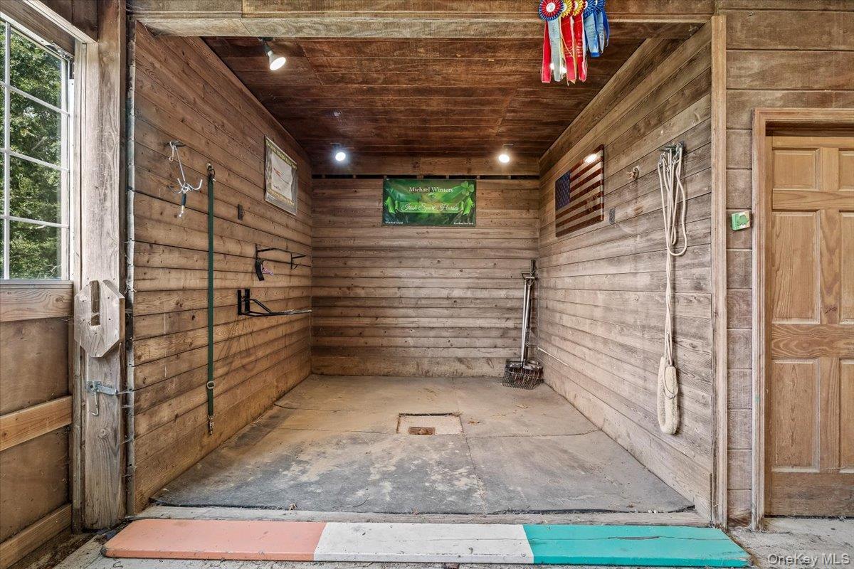 Single Family Middle Suffolk County, NY 11933, MLS-914544-12