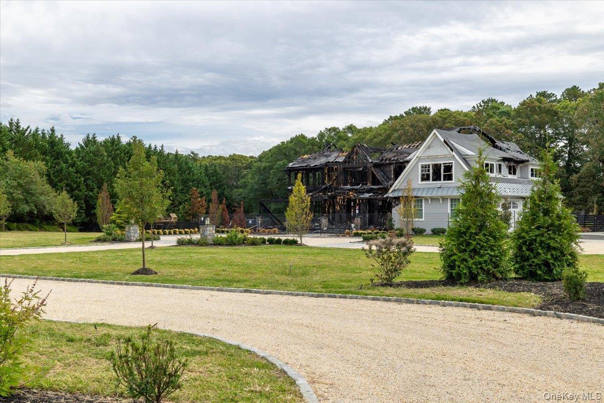 Single Family Middle  Suffolk County, NY 11933, MLS-914544-16