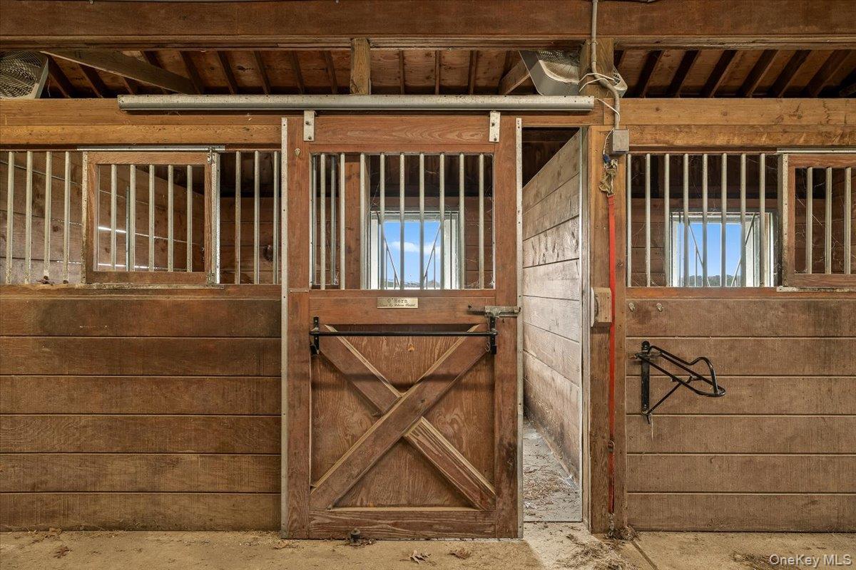 Single Family Middle Suffolk County, NY 11933, MLS-914544-8