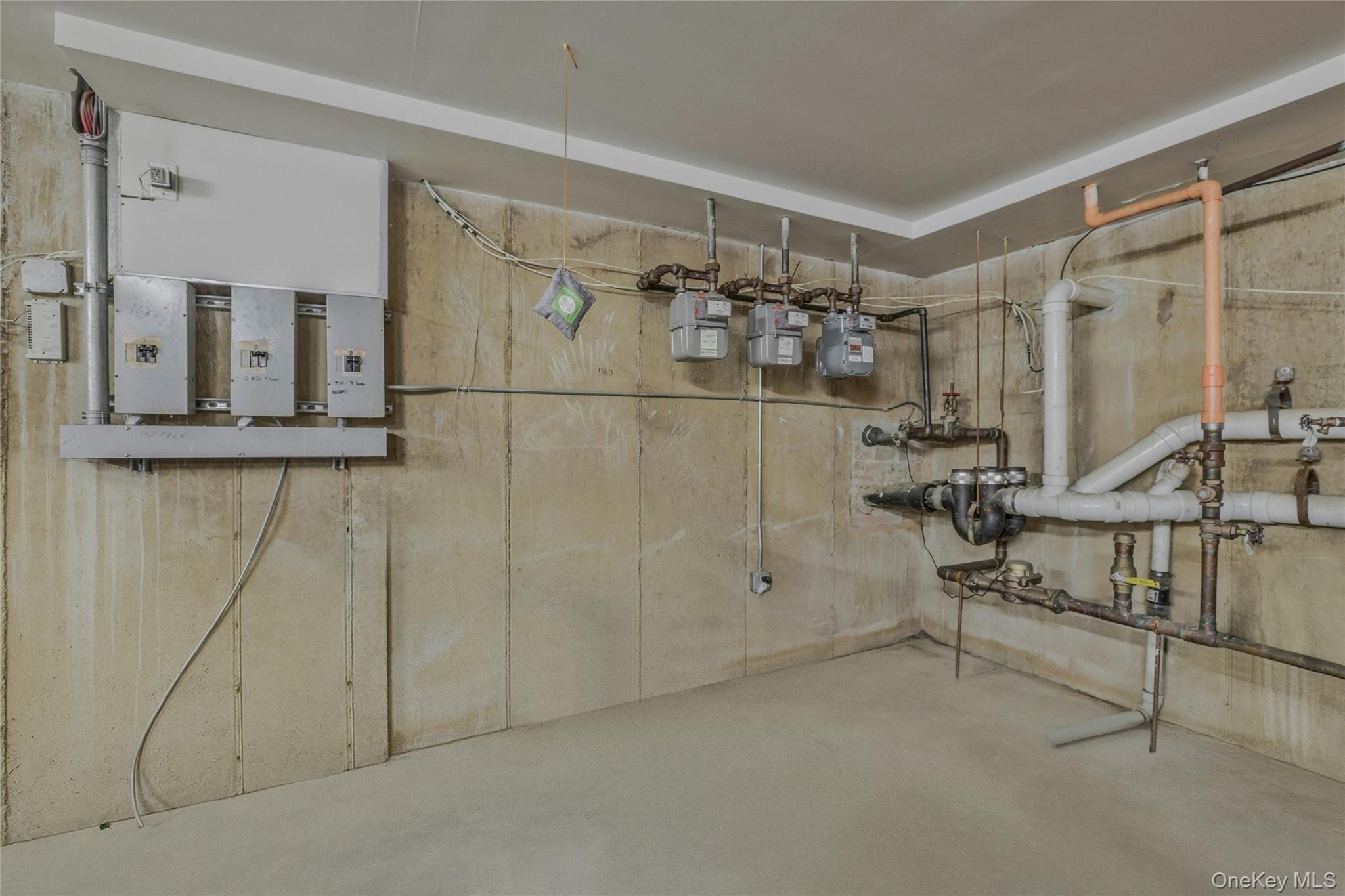 Single Family Essex  Brooklyn, NY 11208, MLS-914617-22