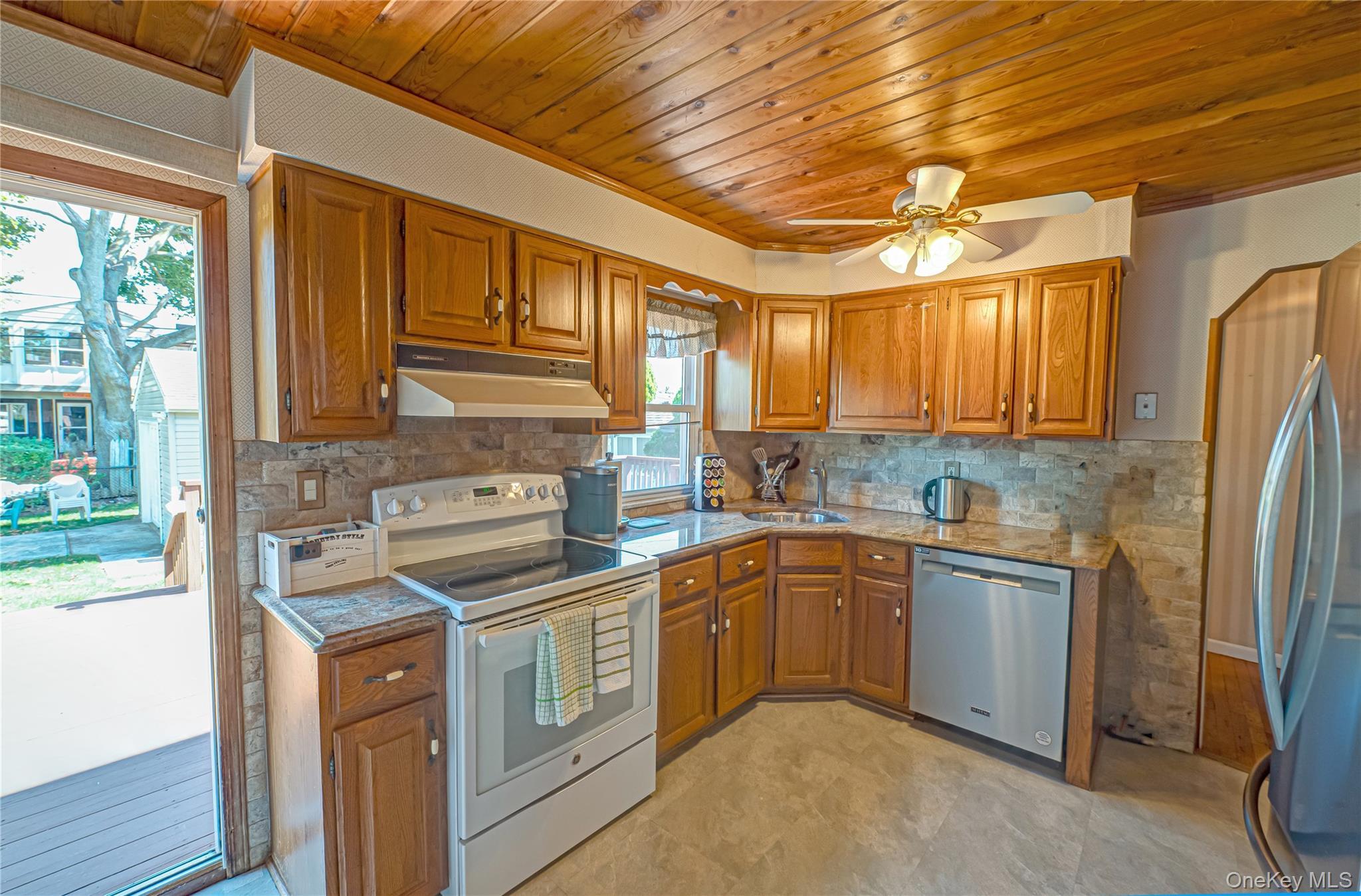 Single Family Garden  Nassau County, NY 11801, MLS-914674-11