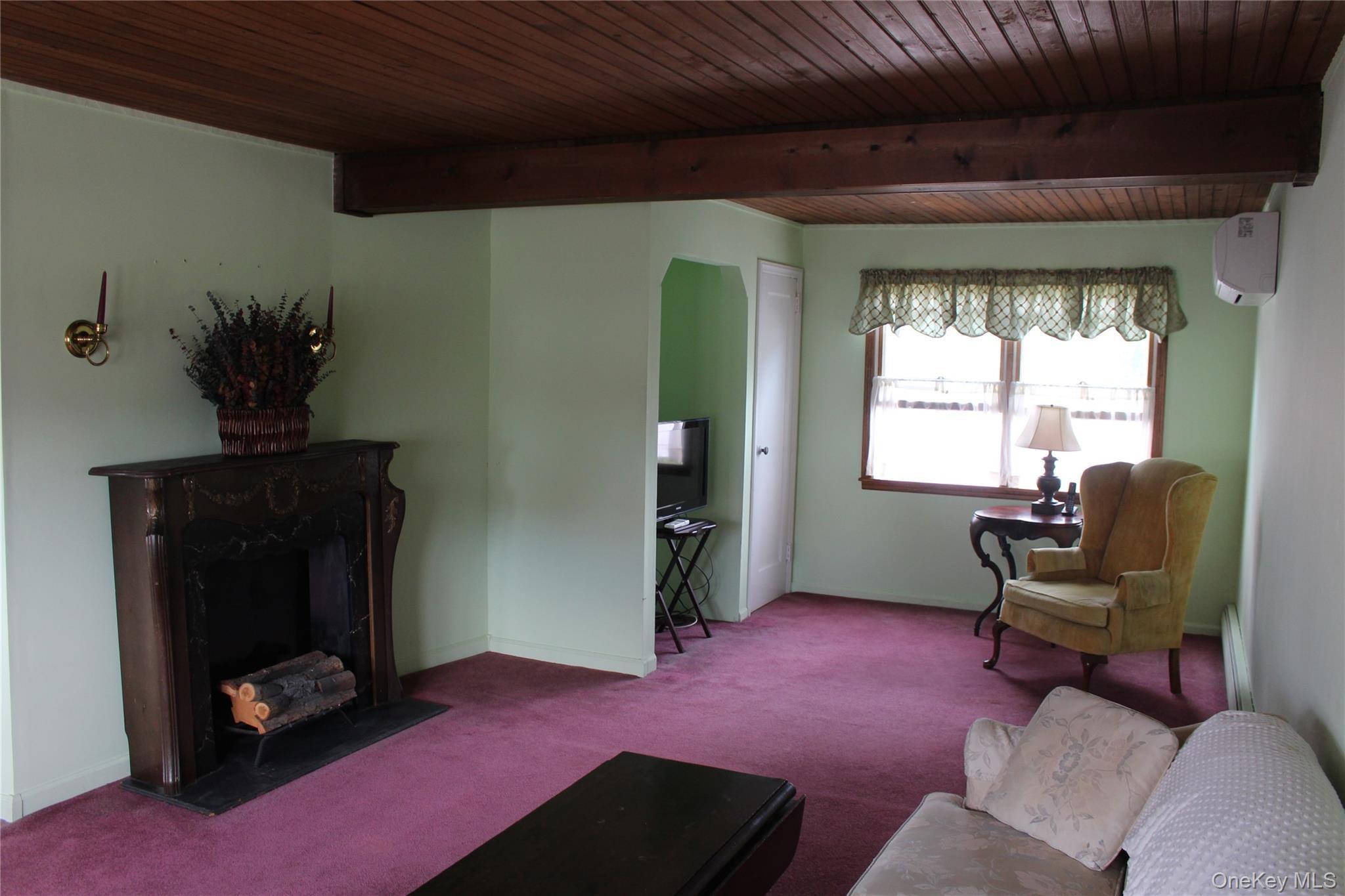 Single Family Garden  Nassau County, NY 11801, MLS-914674-16