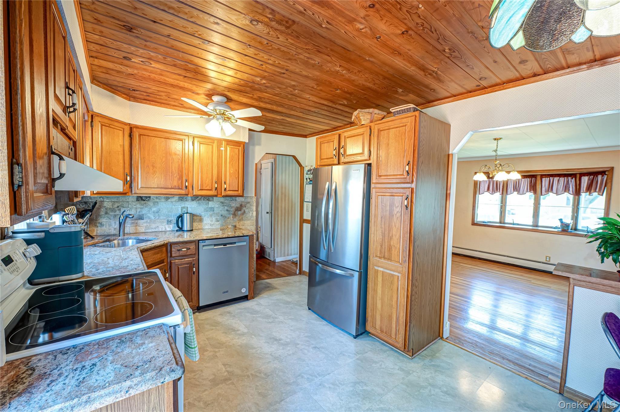 Single Family Garden  Nassau County, NY 11801, MLS-914674-9