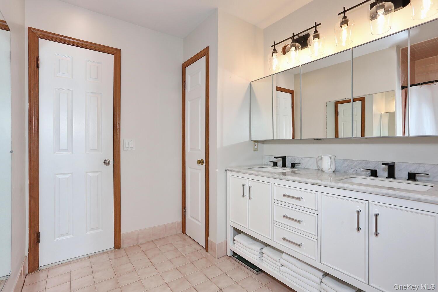 Single Family Larissa Rockland County, NY 10952, MLS-914687-25