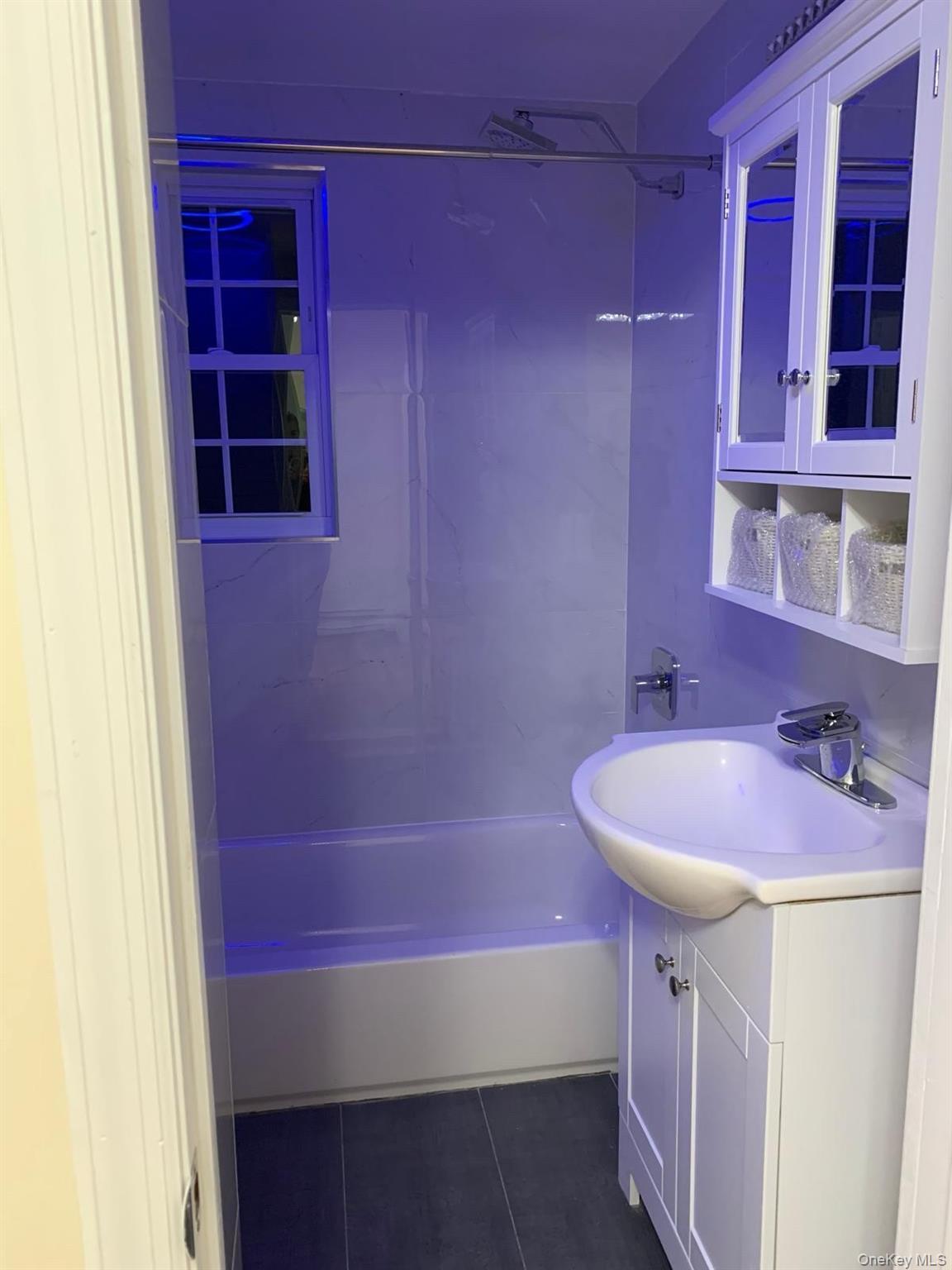 Single Family Ann Westchester County, NY 10562, MLS-914689-16