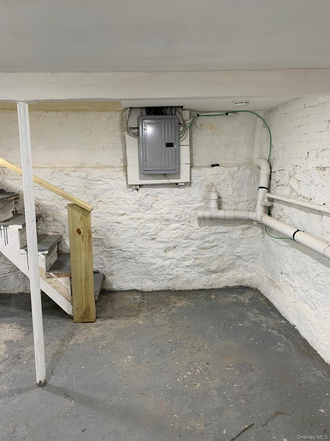 Single Family Ann Westchester County, NY 10562, MLS-914689-22