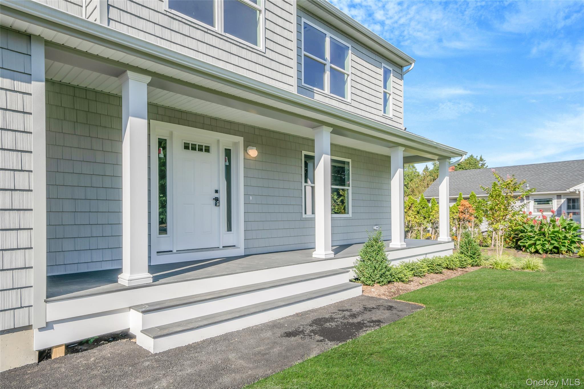 Single Family Pondview Suffolk County, NY 11901, MLS-914709-15