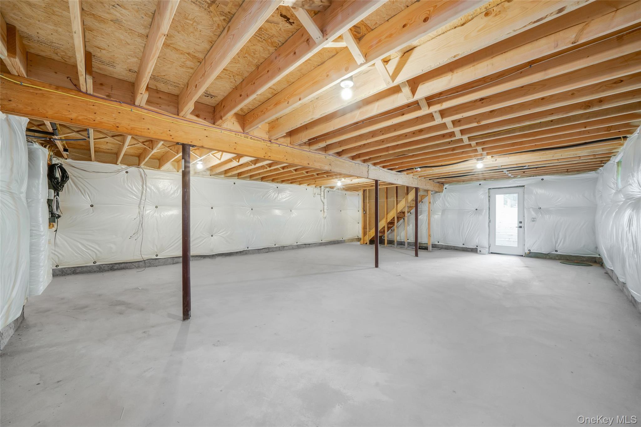 Single Family Pondview  Suffolk County, NY 11901, MLS-914709-36