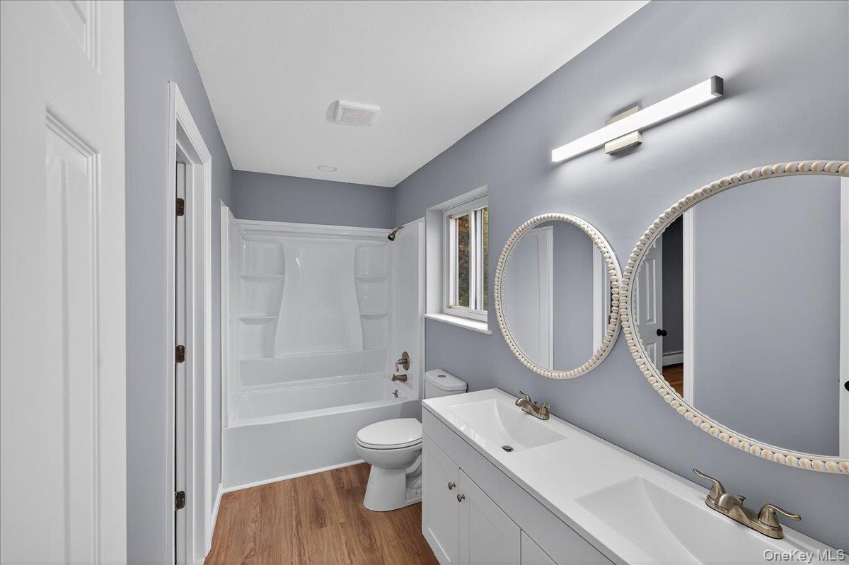 Single Family Maple  Suffolk County, NY 11776, MLS-914748-8