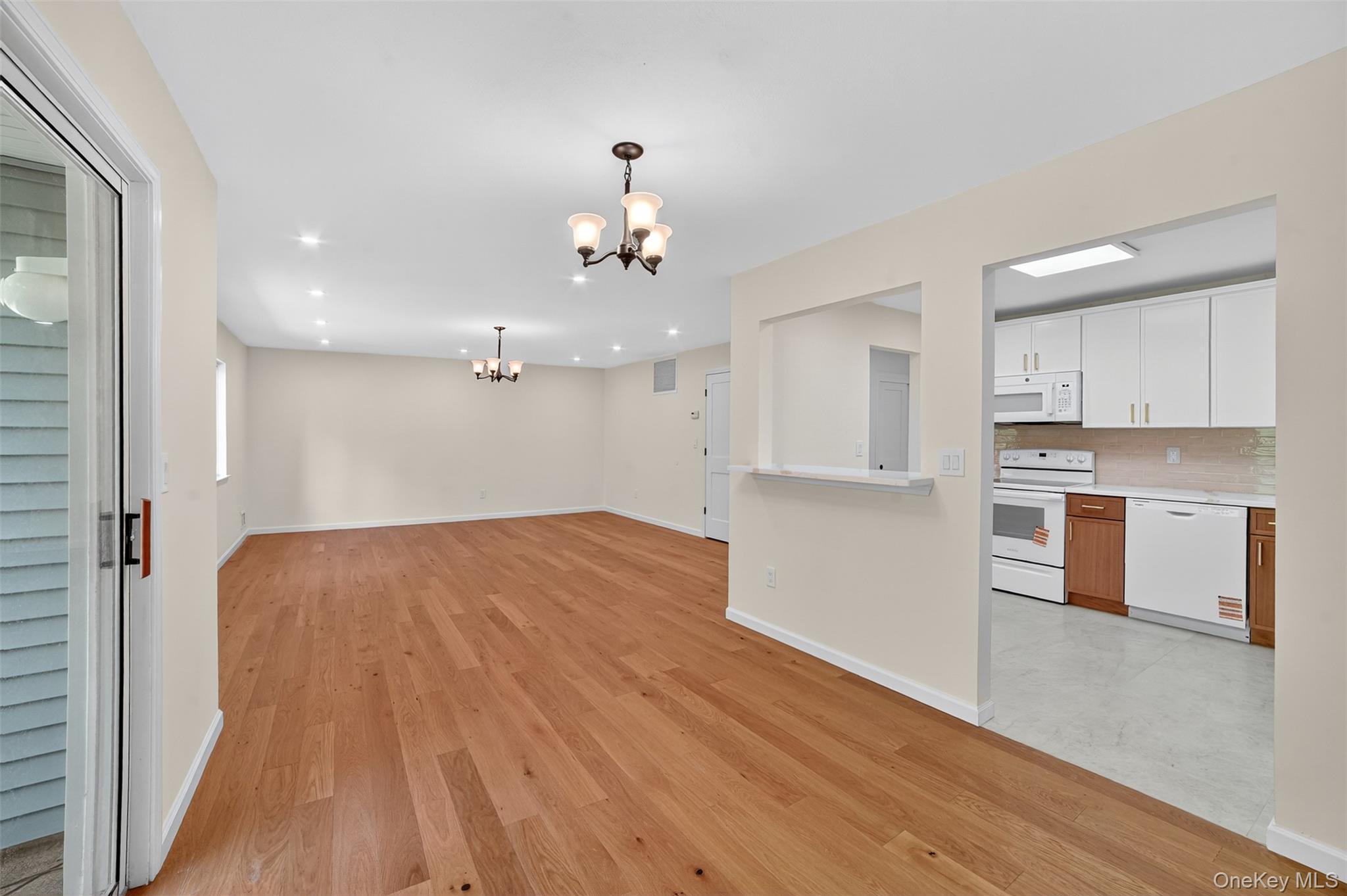 Single Family Carriage  Westchester County, NY 10598, MLS-914751-10