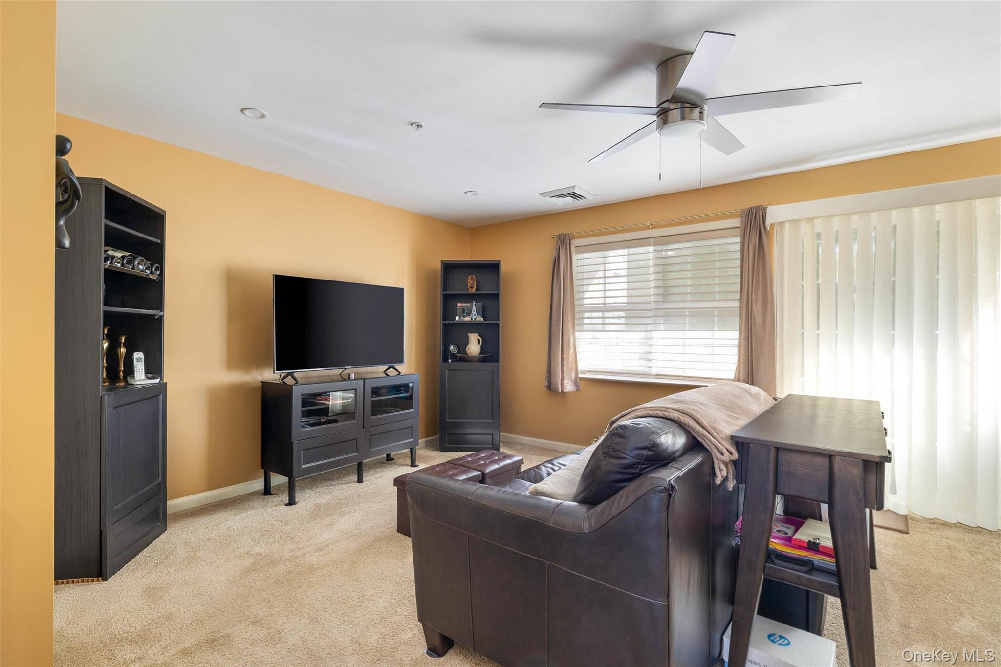 Condo Willow Nassau County, NY 11580, MLS-914772-12