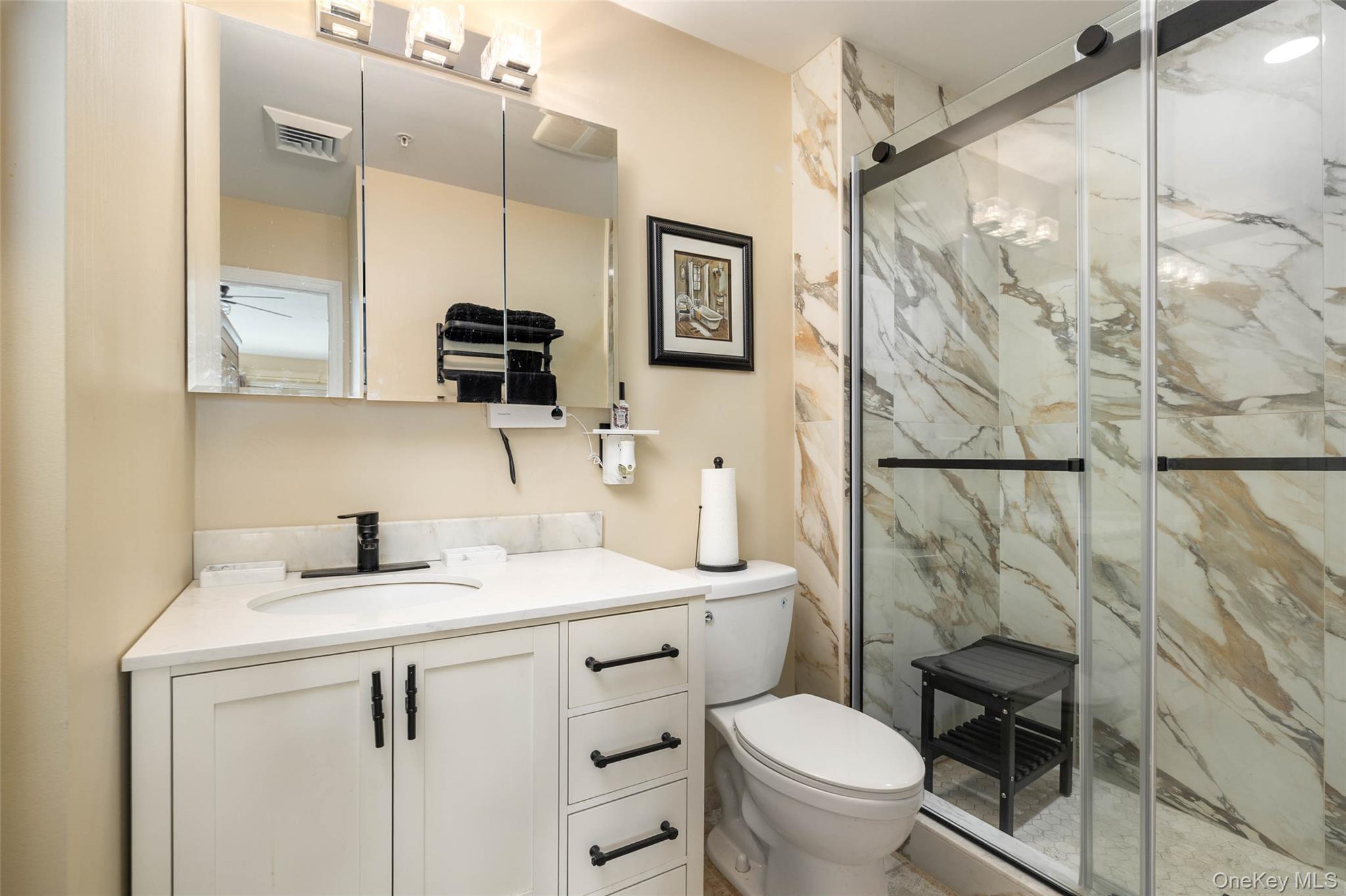 Condo Willow Nassau County, NY 11580, MLS-914772-19