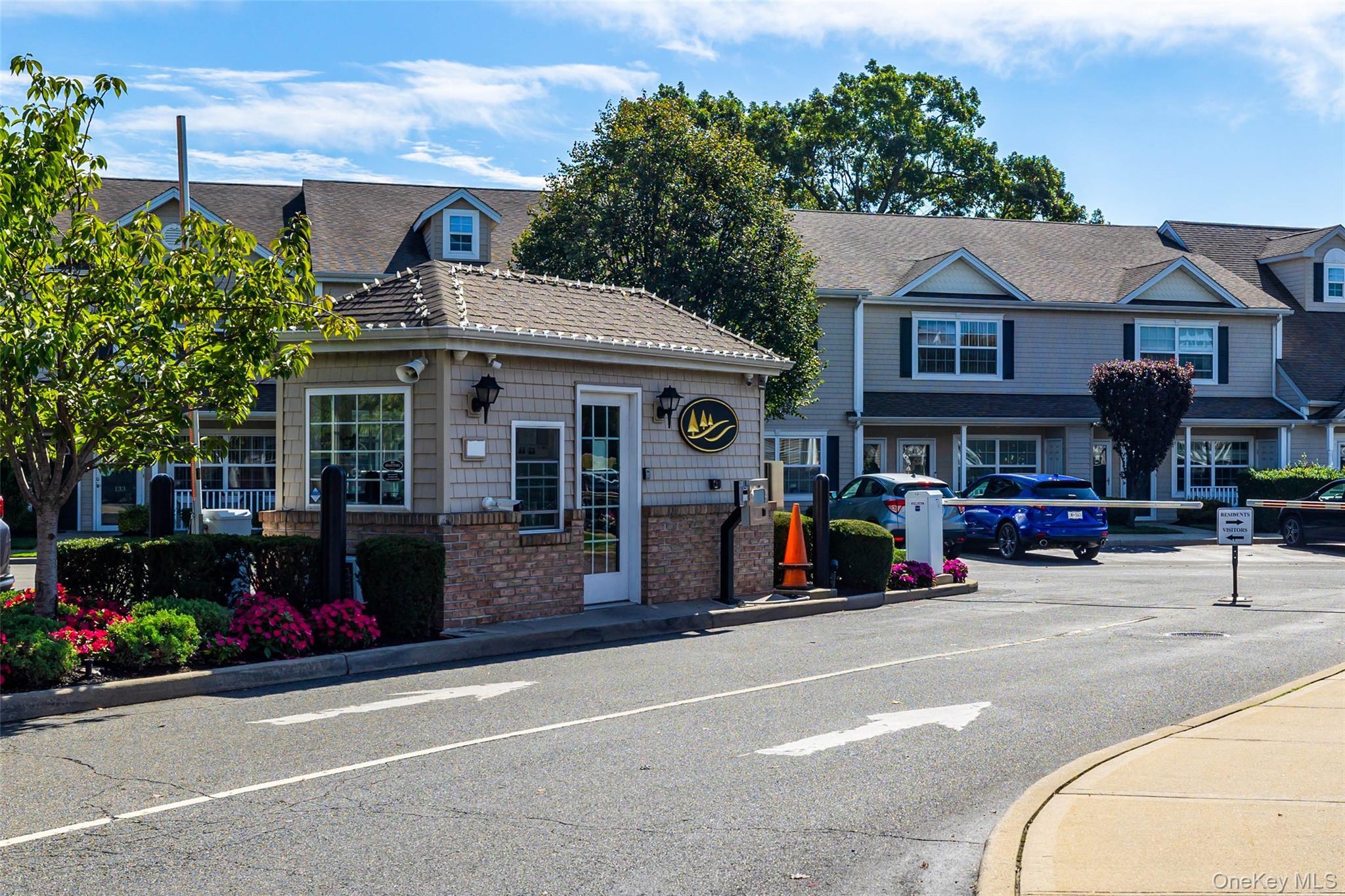 Condo Willow Nassau County, NY 11580, MLS-914772-21