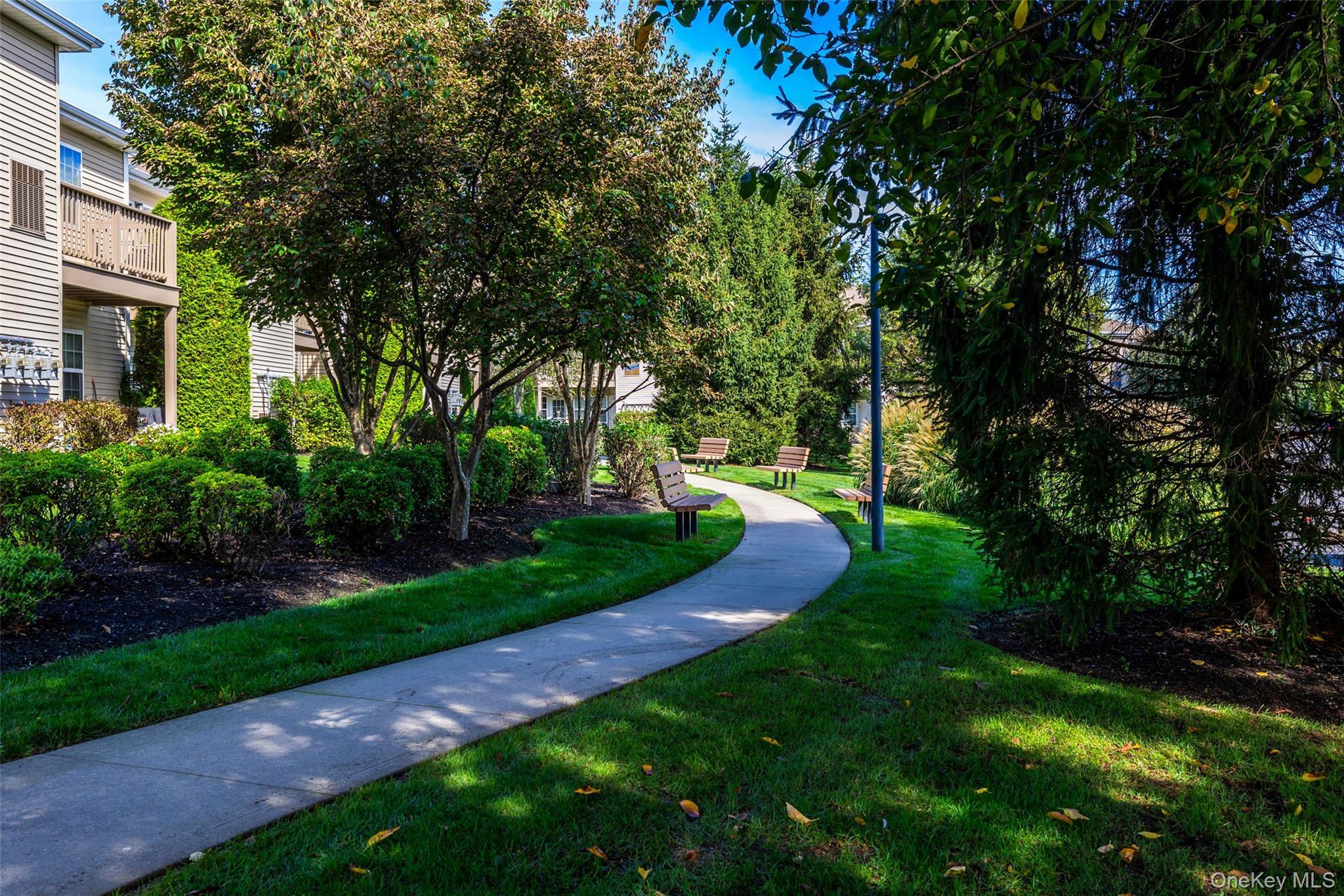 Condo Willow Nassau County, NY 11580, MLS-914772-22