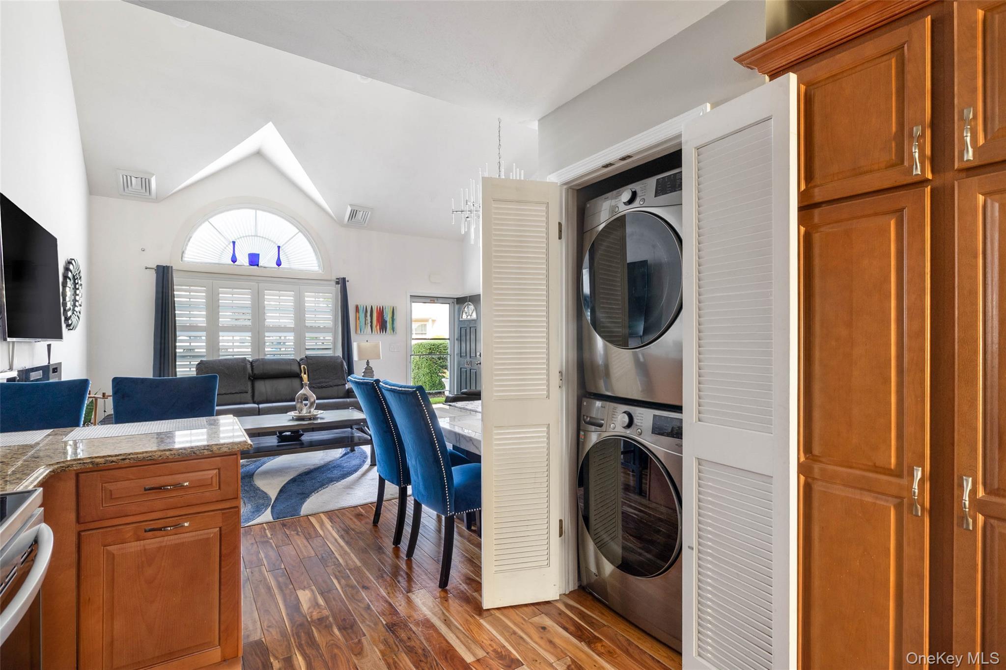 Condo Willow Nassau County, NY 11580, MLS-914772-8